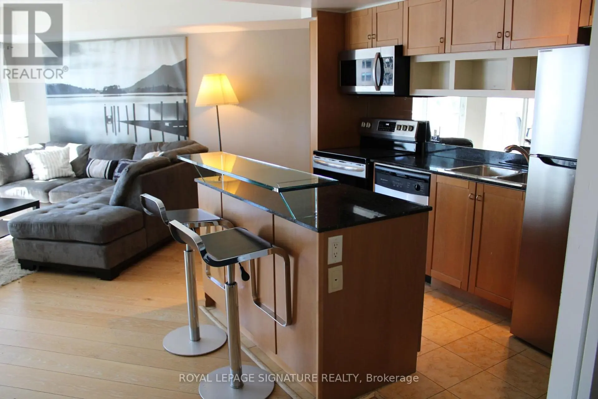 #611 8 YORK STREET - Image 5
