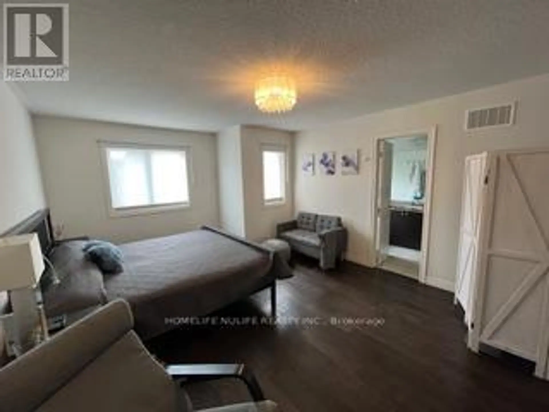 5534 MEADOWCREST AVENUE - Image 10