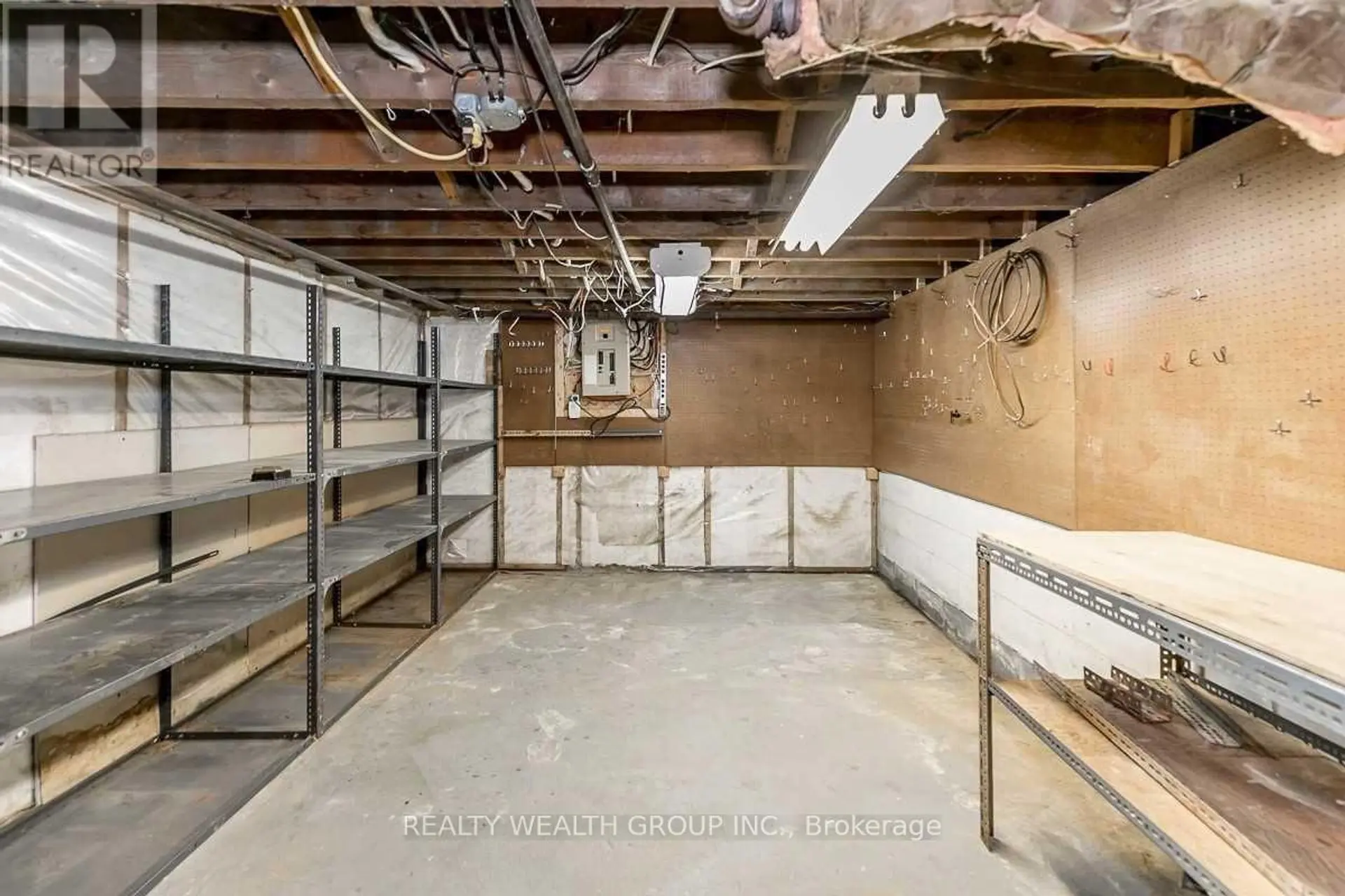 460 MAIN STREET - Image 9
