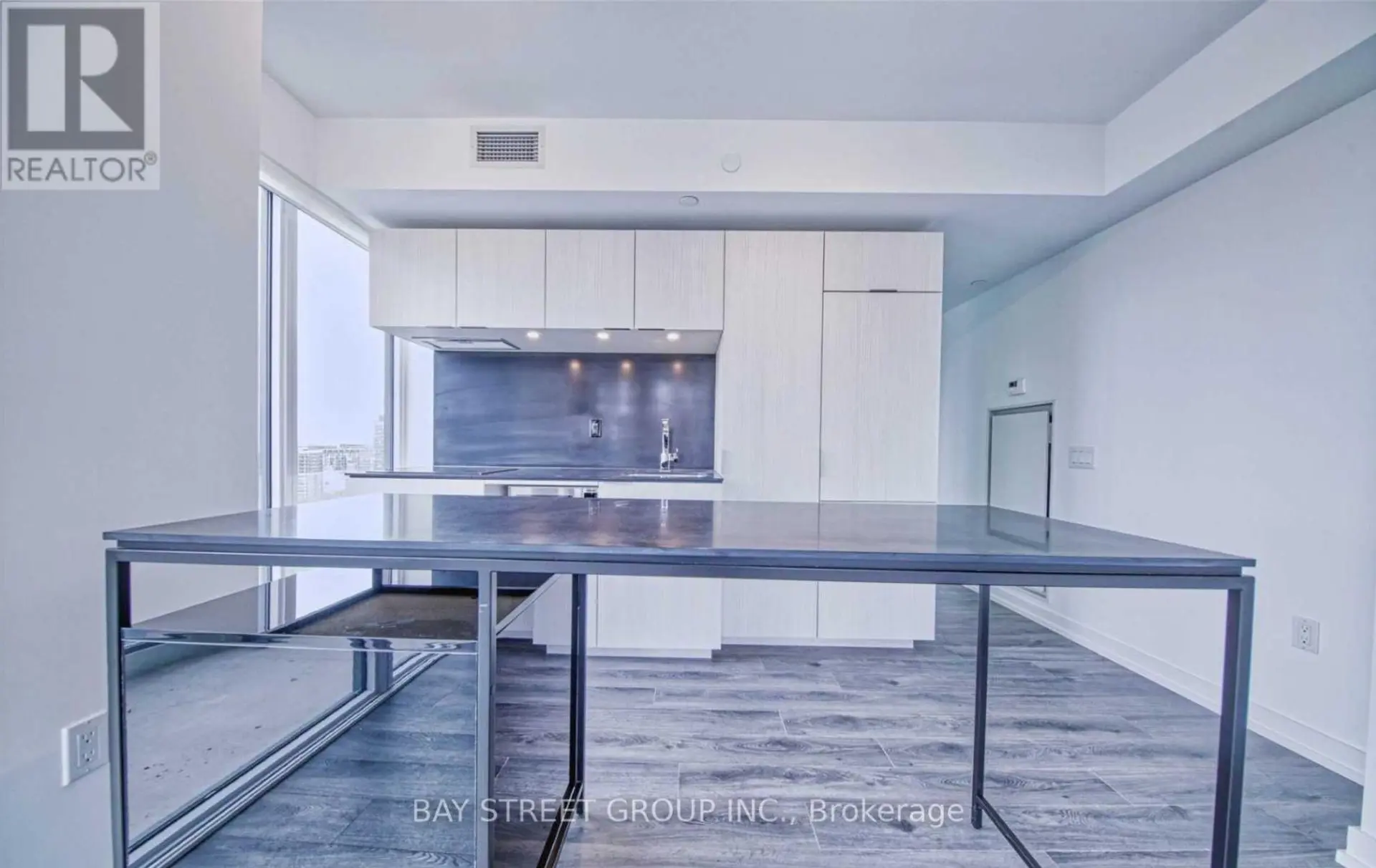#1910 77 SHUTER STREET - Image 5