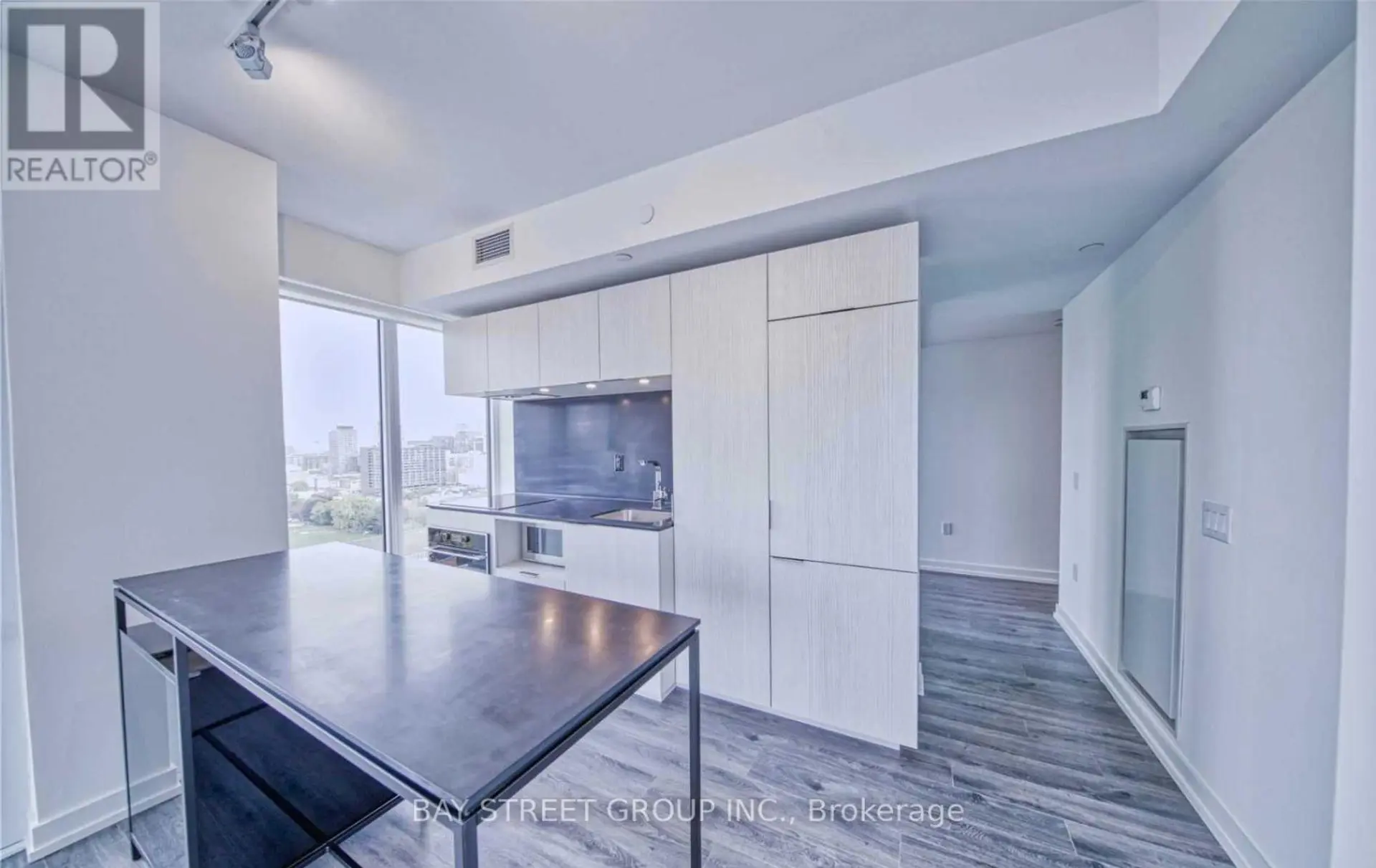 #1910 77 SHUTER STREET - Image 7