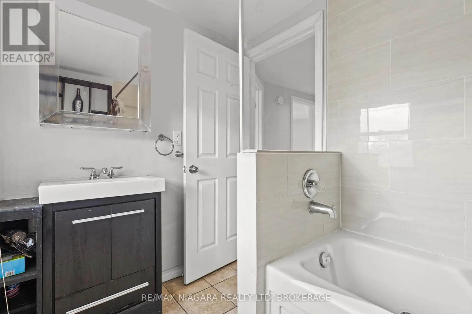 32 PAGE STREET - Image 15
