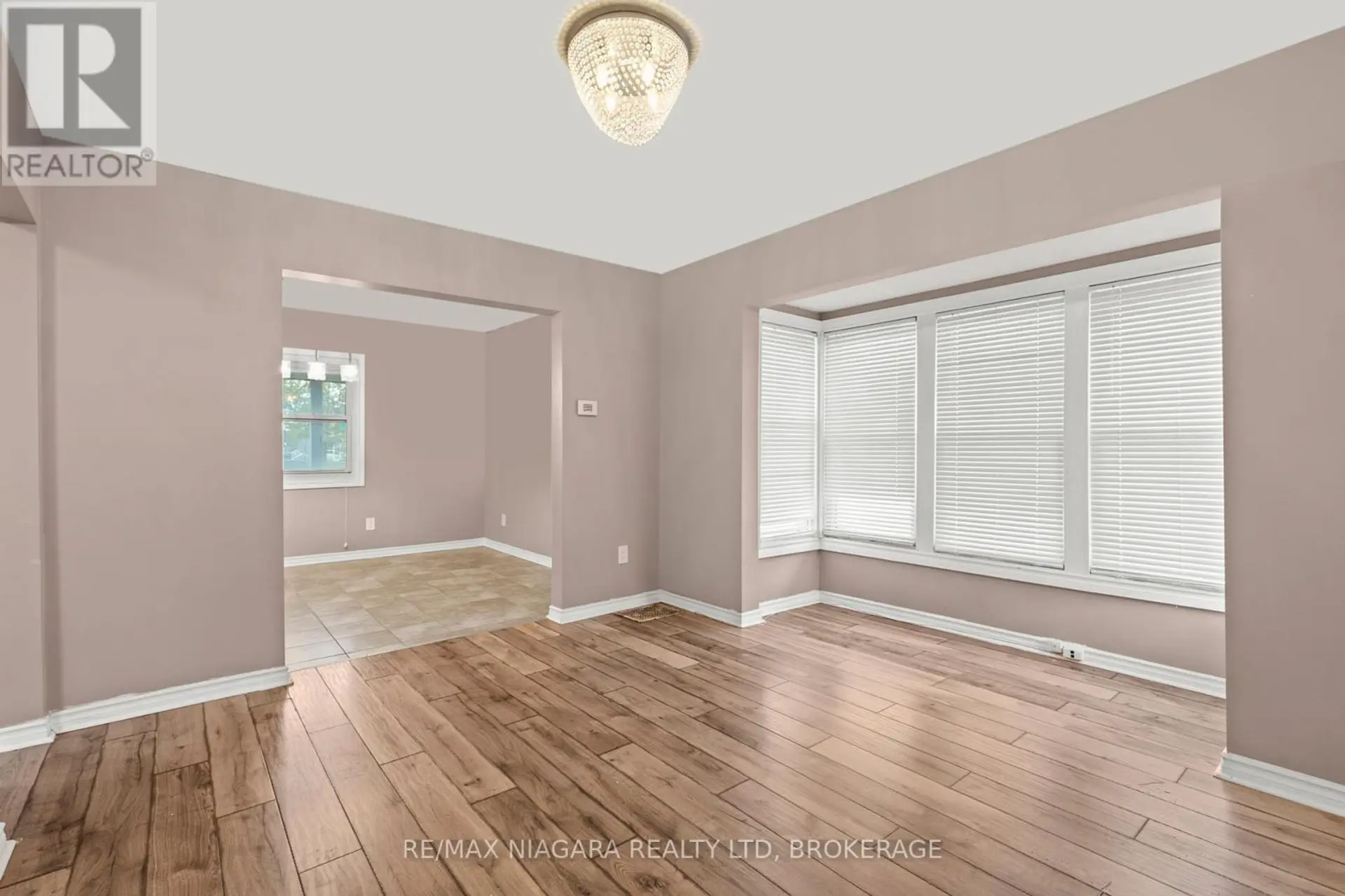 32 PAGE STREET - Image 9