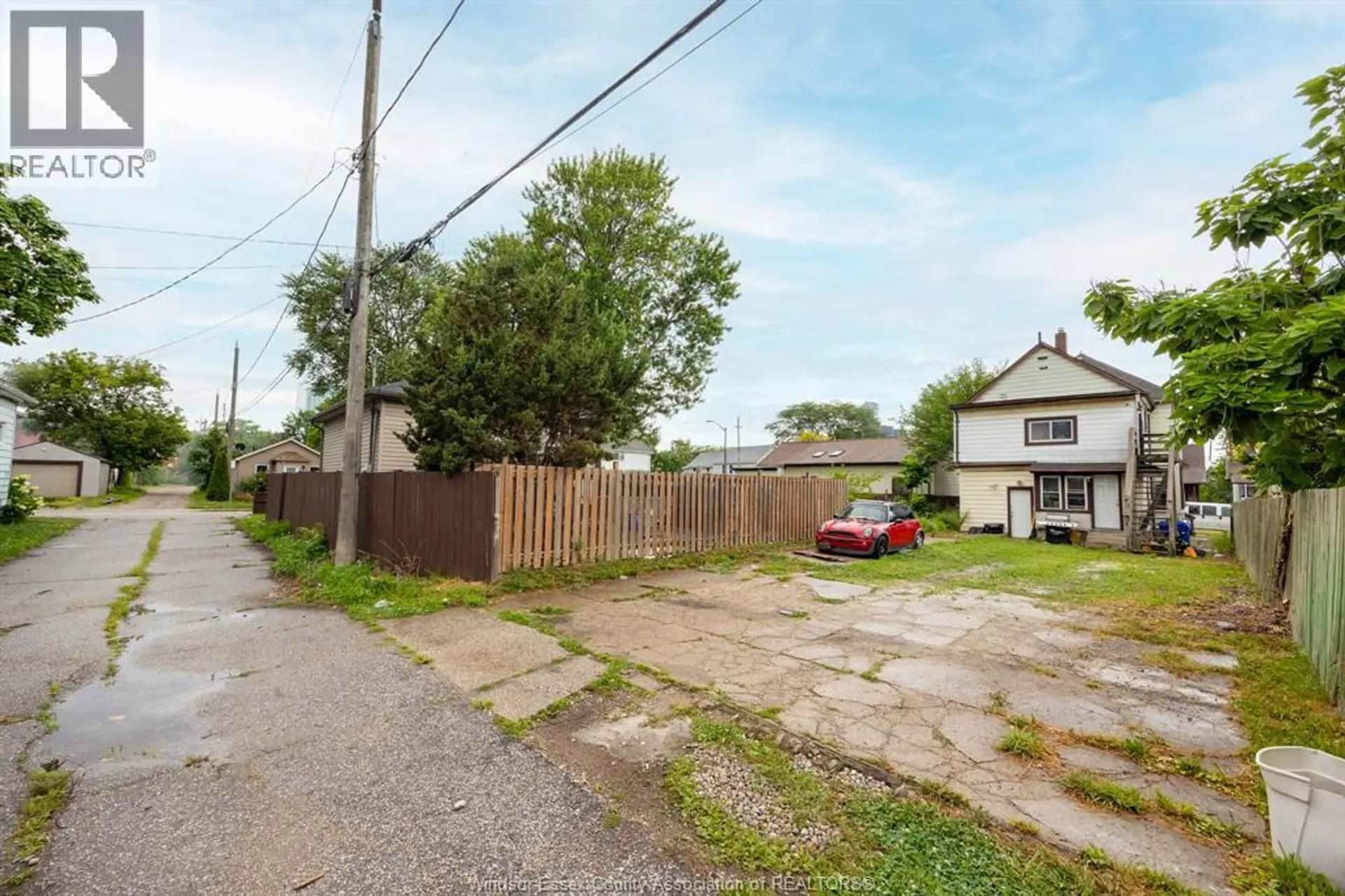 817 CHATHAM STREET EAST - Image 18