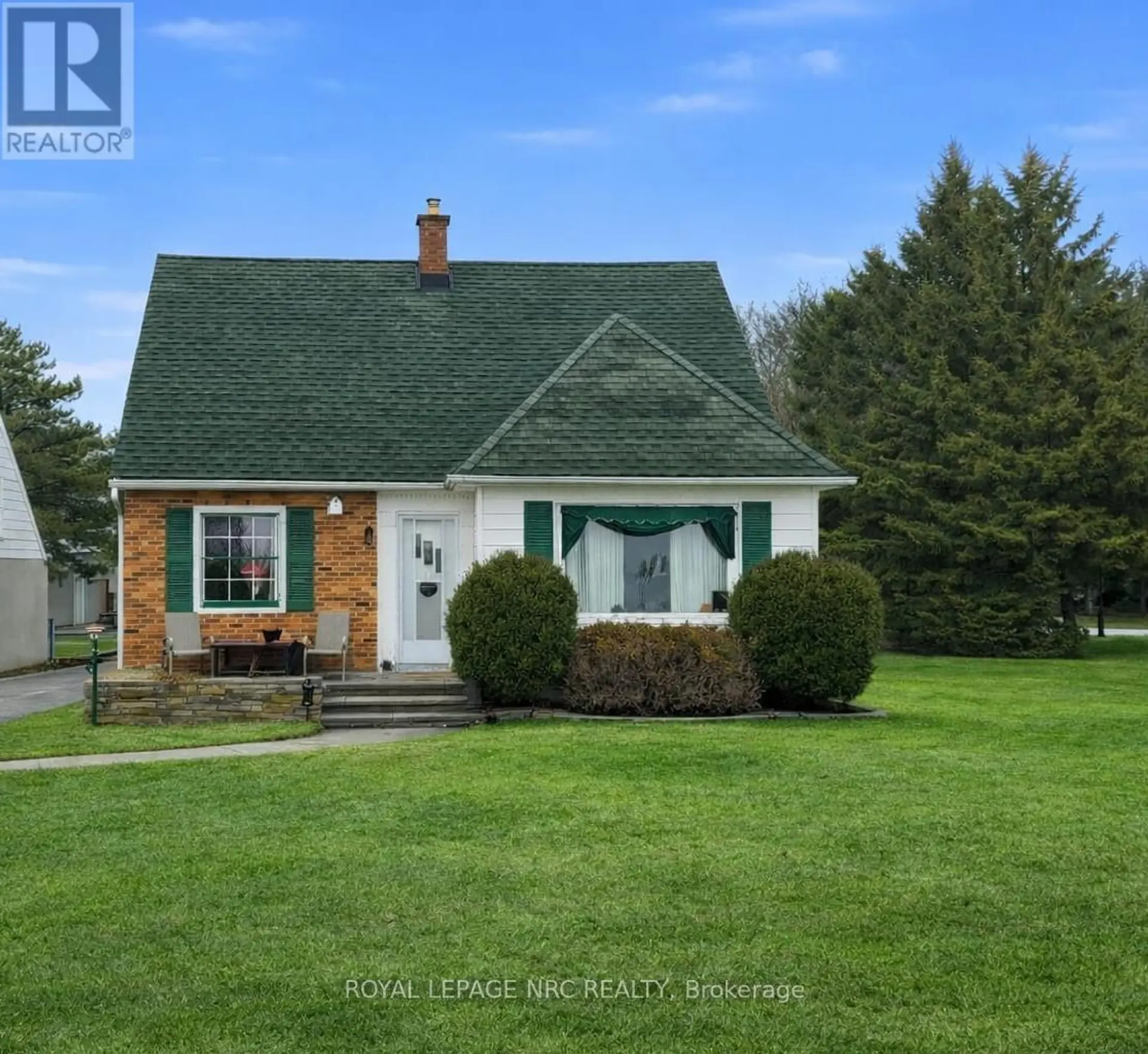 19 LAKESHORE ROAD - Image 1
