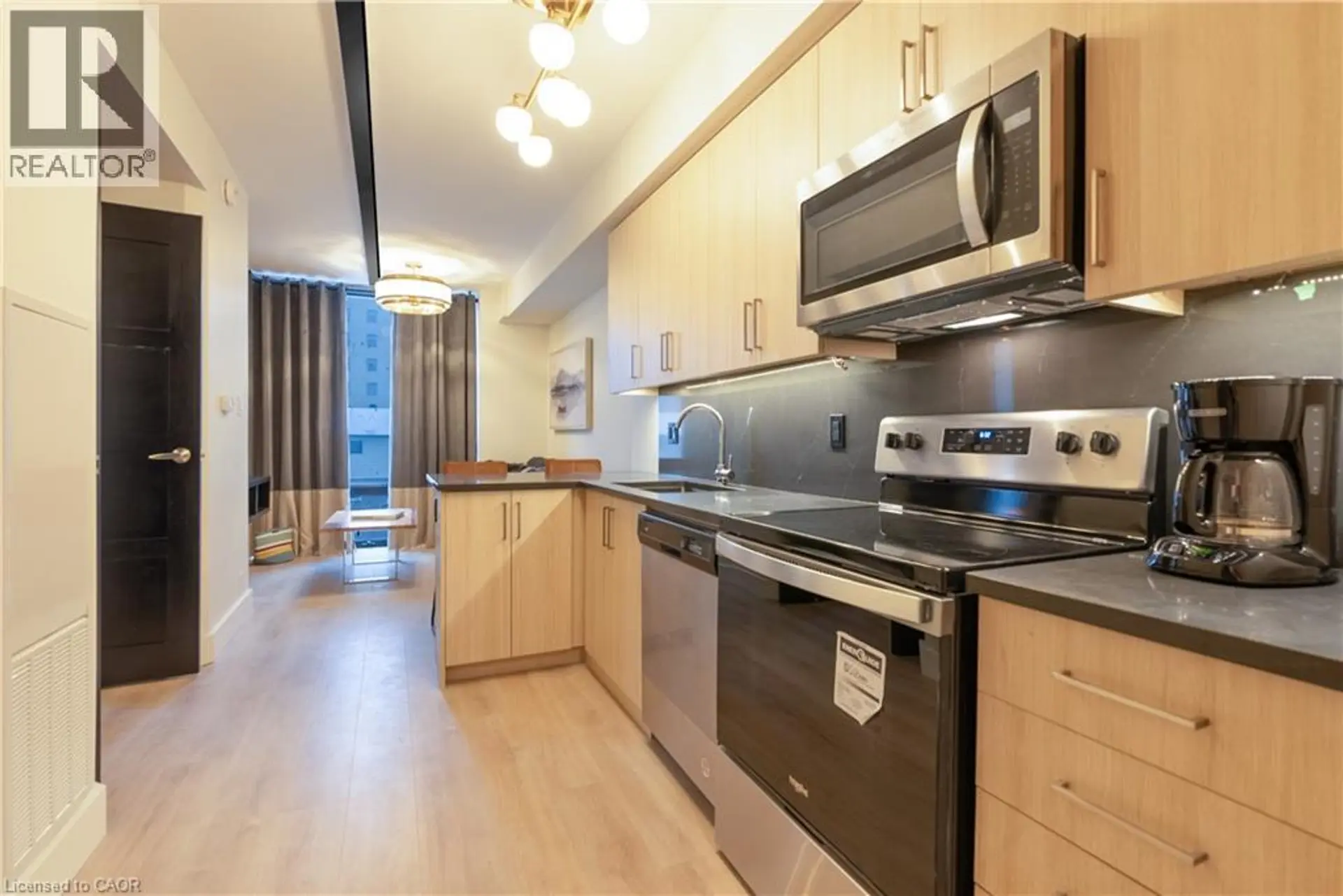 #336 145 COLUMBIA STREET W - Image 5