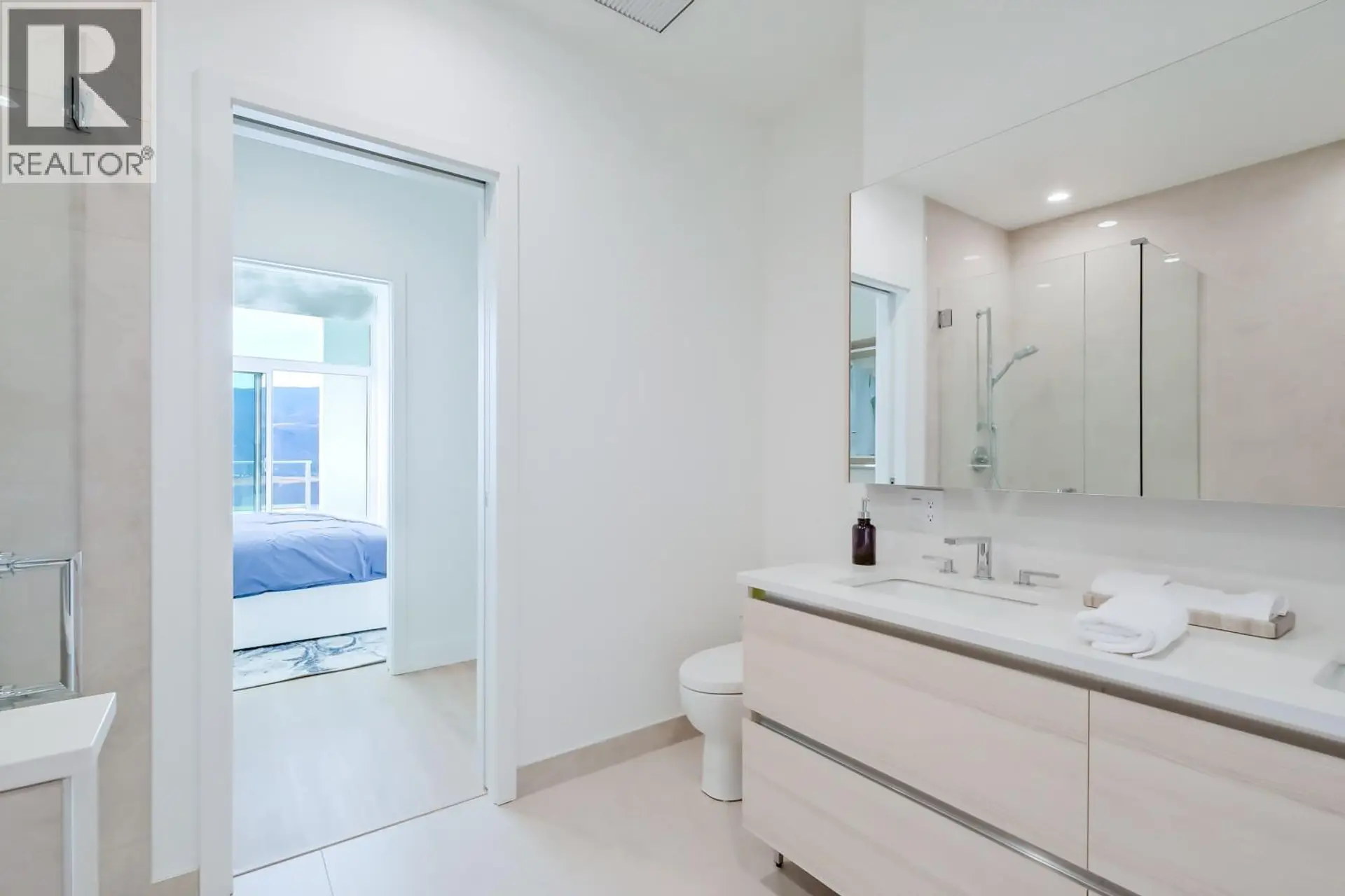 Property at #2401 238 LEON AVENUE, Kelowna, BC