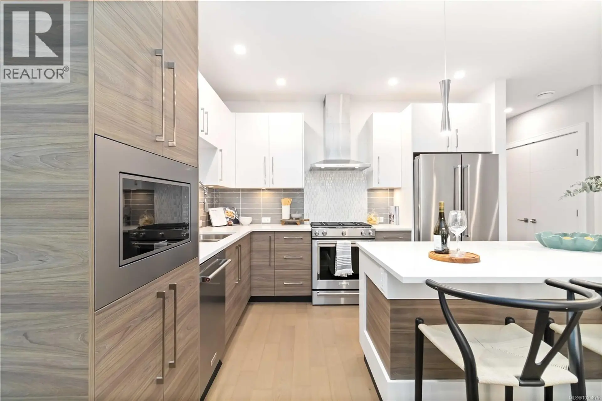 Property at #305 990 DOUMAC AVE, Saanich, BC