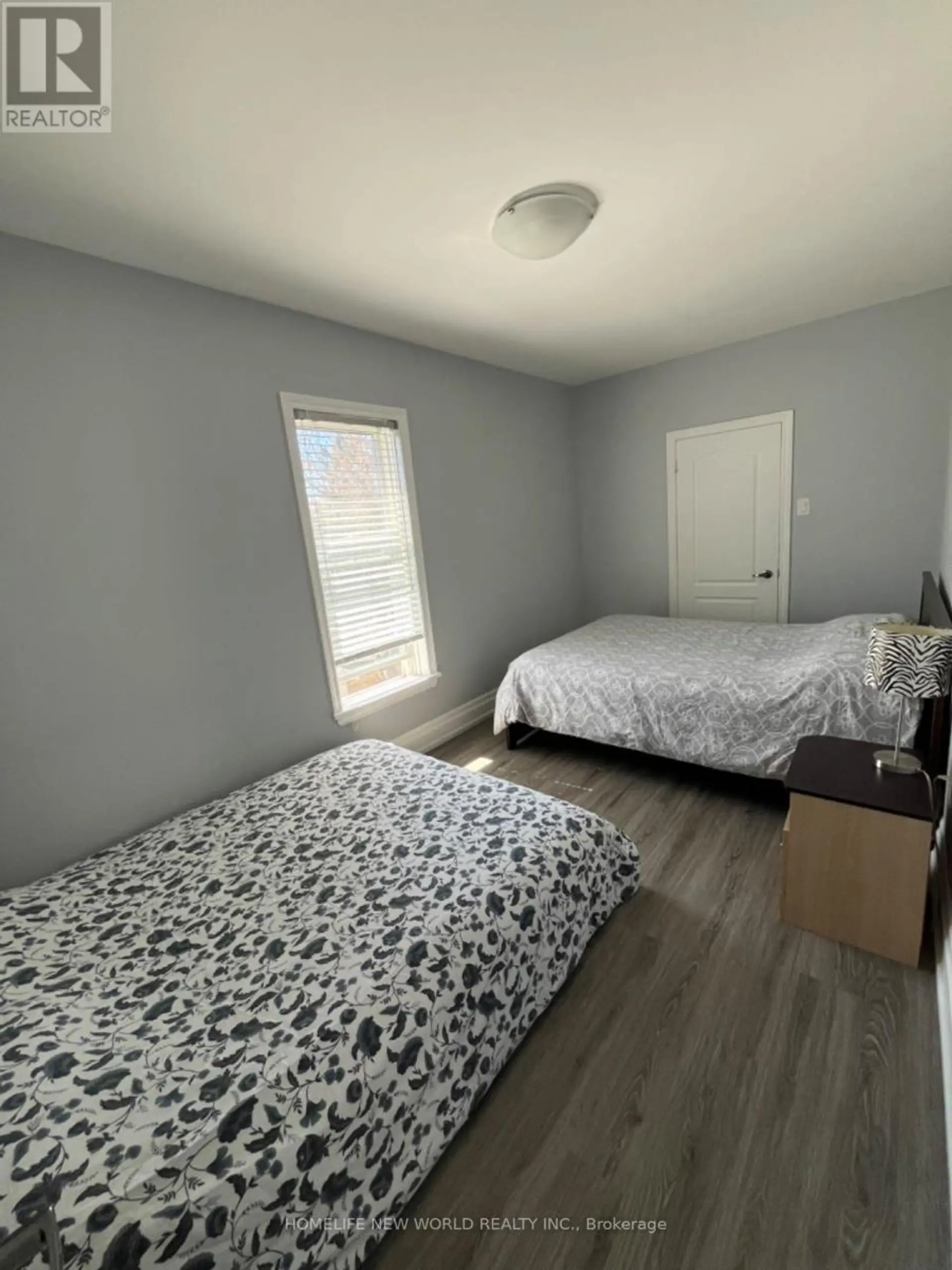 5021 SAINT CLAIR AVENUE W - Image 11