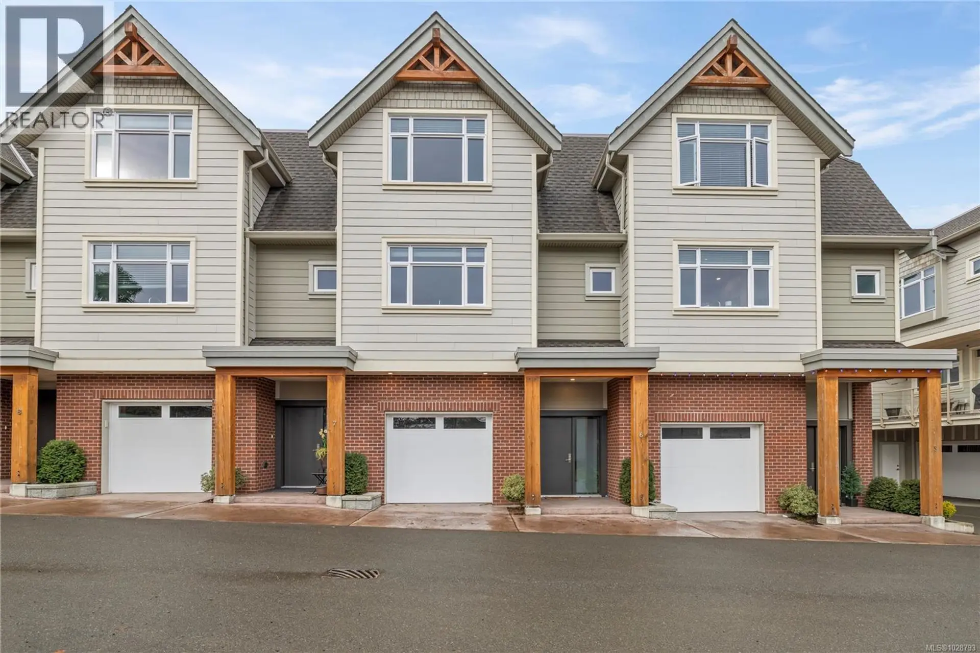 Property at #6 180 First Ave, Qualicum Beach, BC