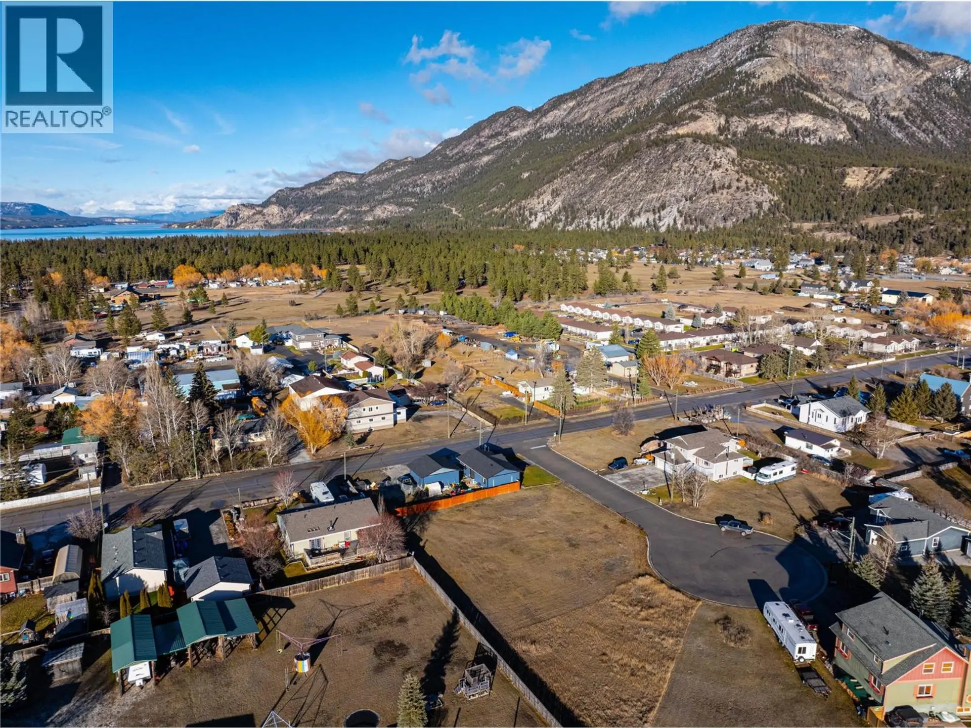 Property at 8957 COLUMBIA VIEW CRESCENT, Canal Flats, BC