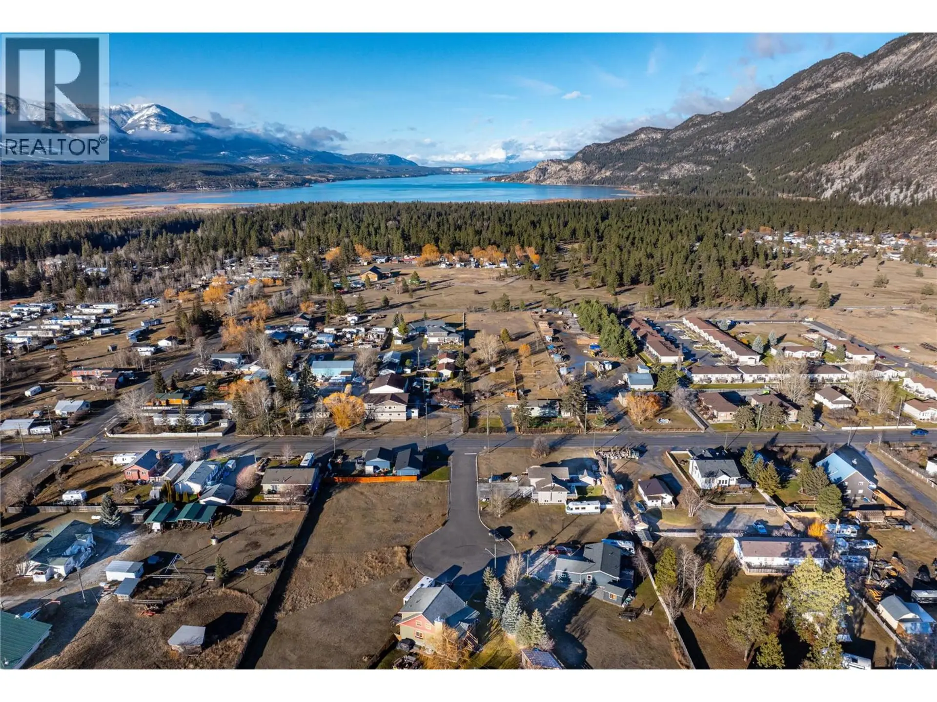 Property at 8957 COLUMBIA VIEW CRESCENT, Canal Flats, BC