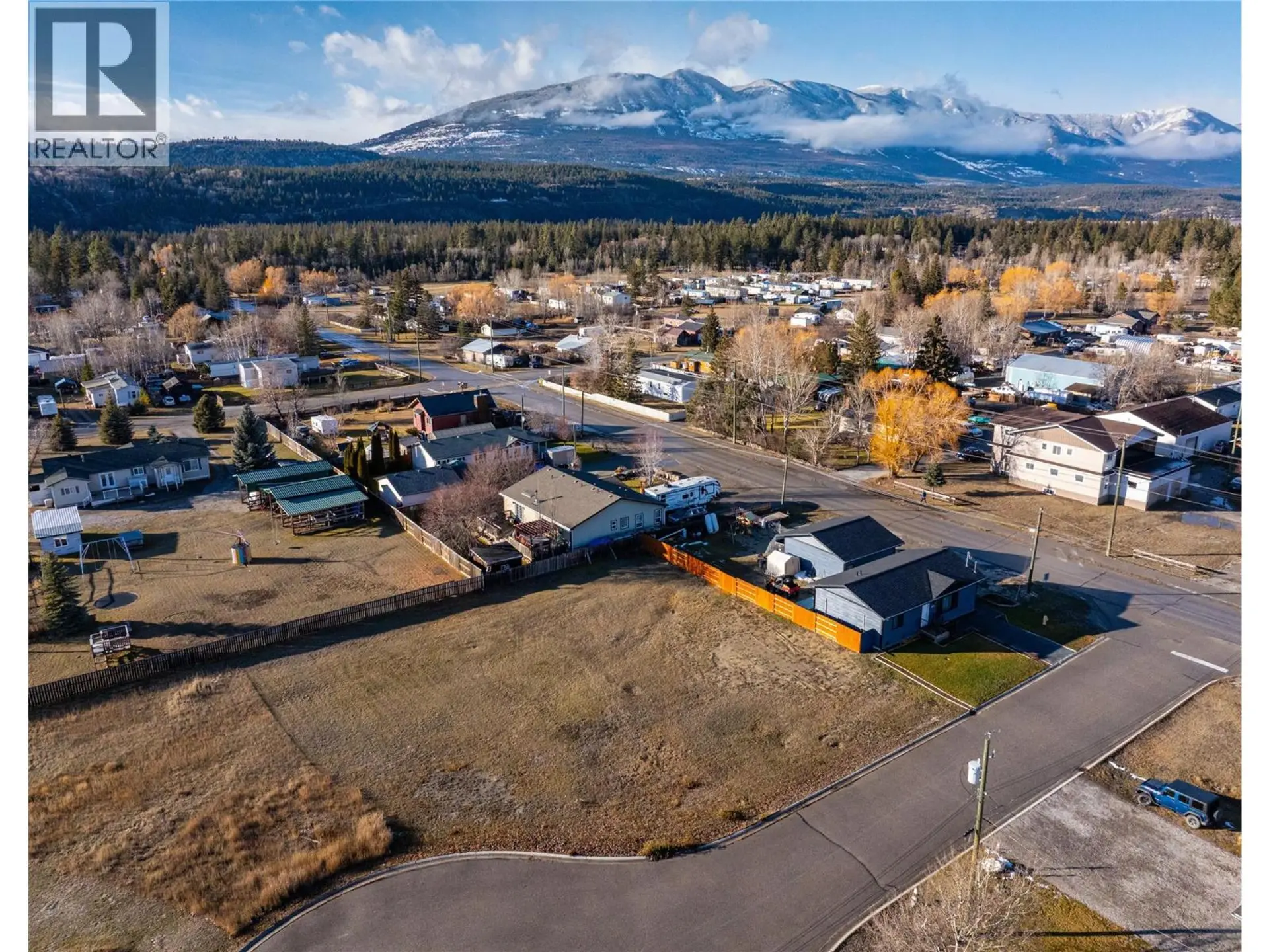 Property at 8957 COLUMBIA VIEW CRESCENT, Canal Flats, BC