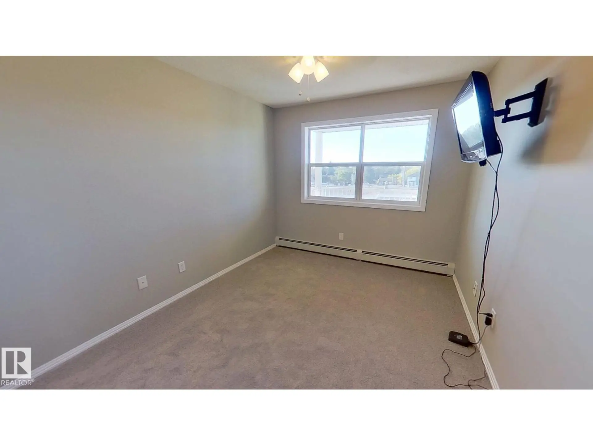 #404 8315 83 ST NW - Image 8