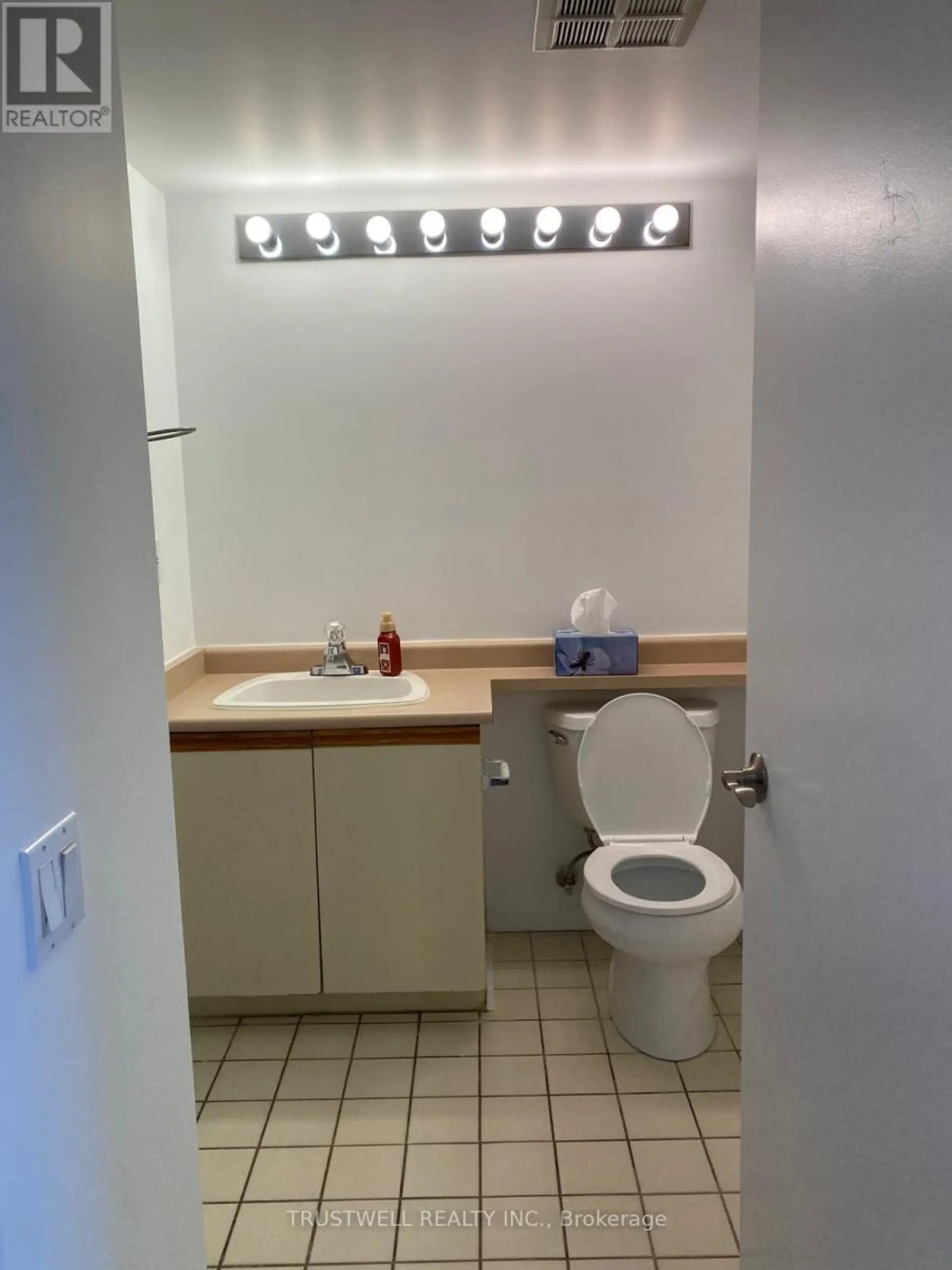 #1107 21 OVERLEA BOULEVARD - Image 14