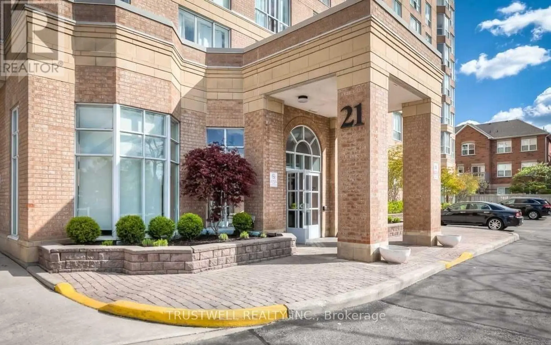 #1107 21 OVERLEA BOULEVARD - Image 2