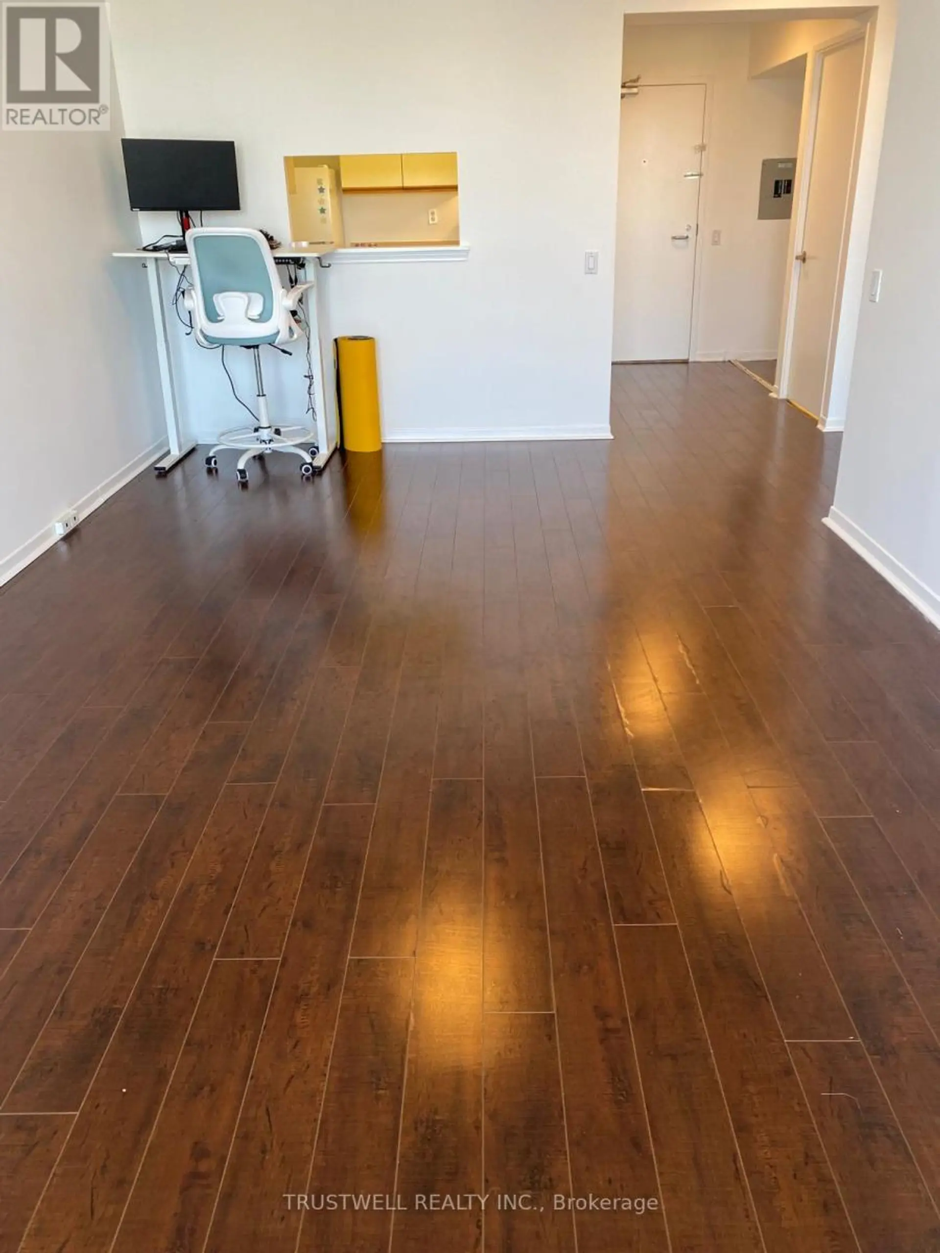 #1107 21 OVERLEA BOULEVARD - Image 4