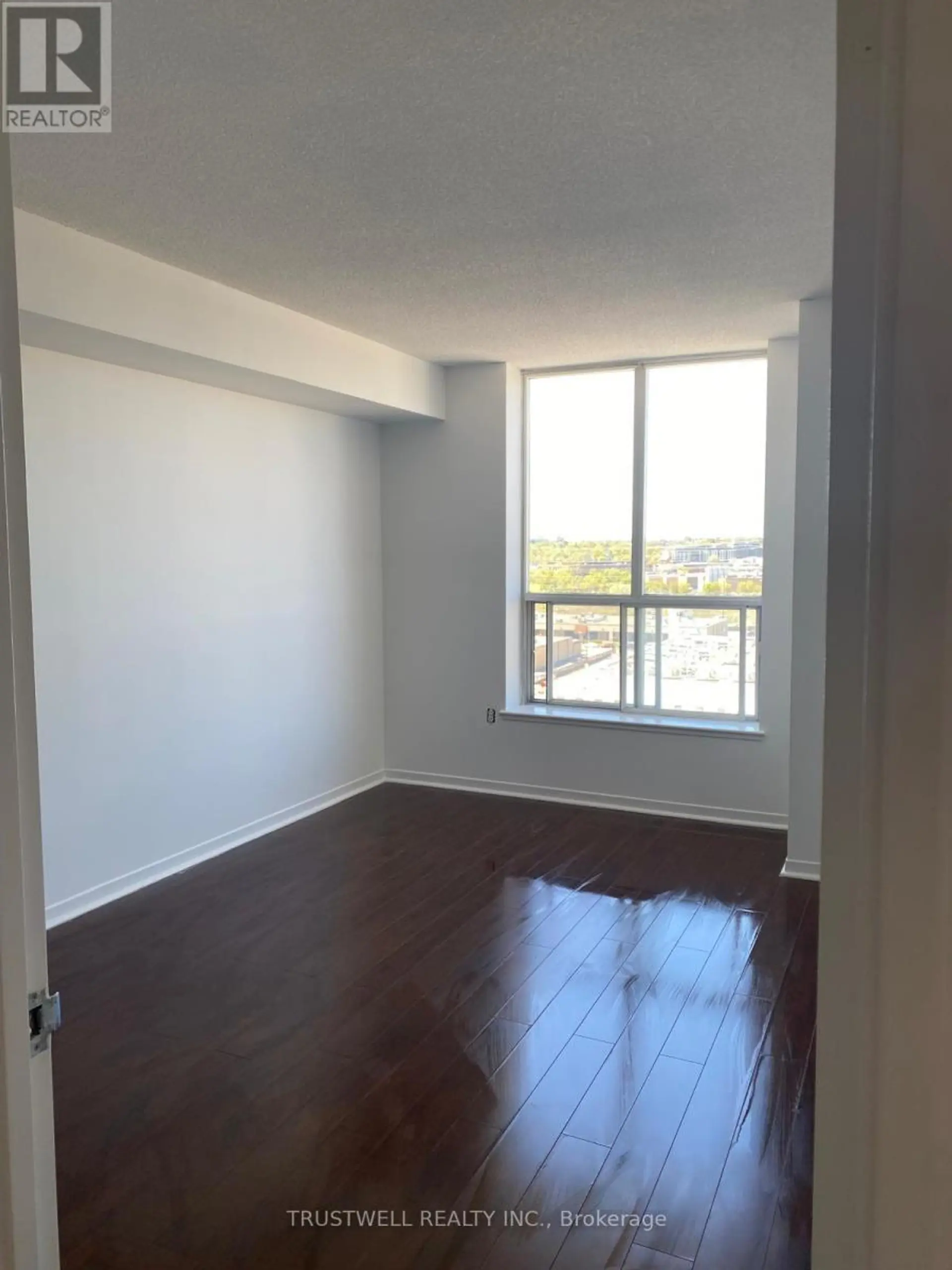 #1107 21 OVERLEA BOULEVARD - Image 5