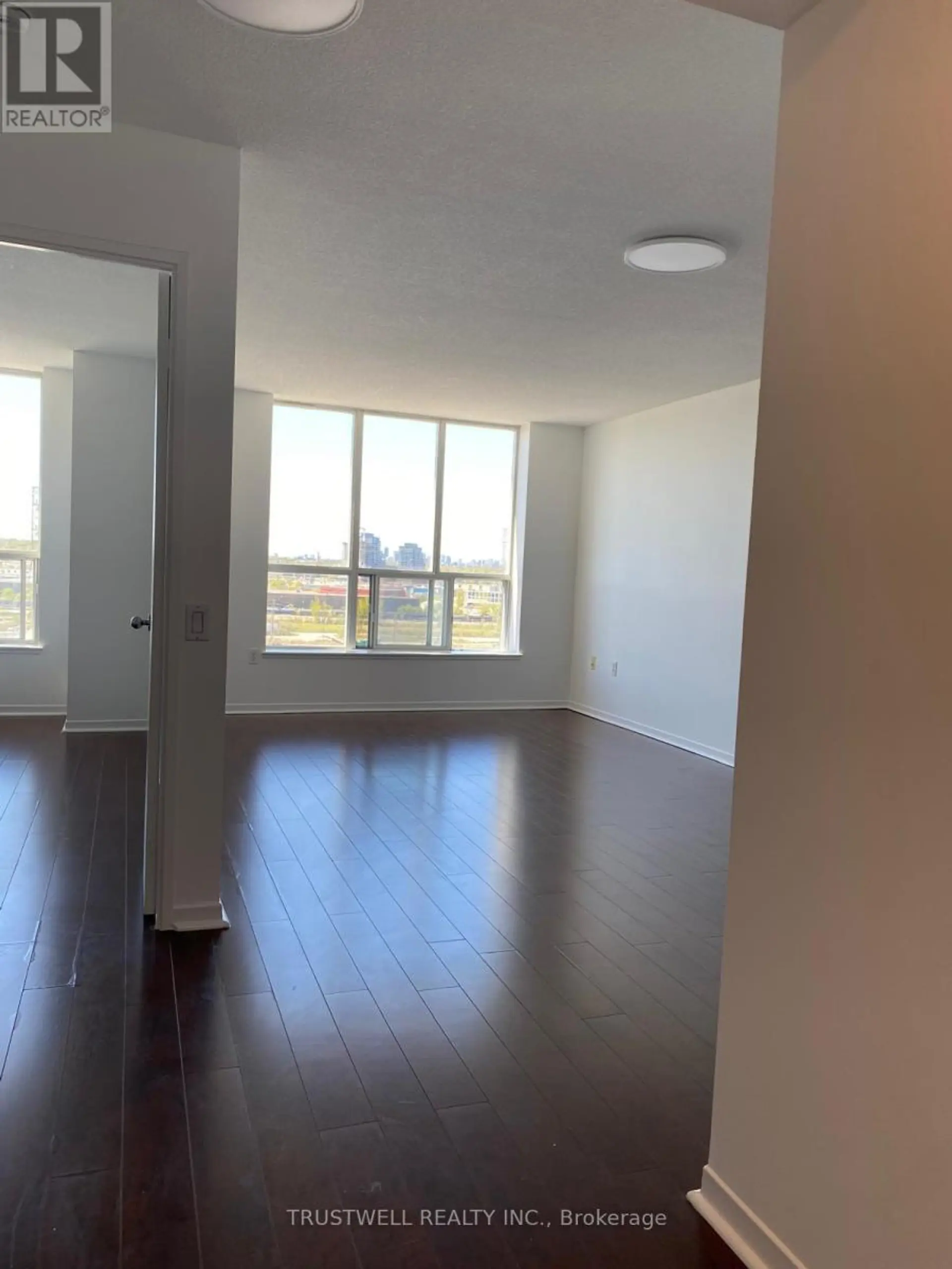 #1107 21 OVERLEA BOULEVARD - Image 8