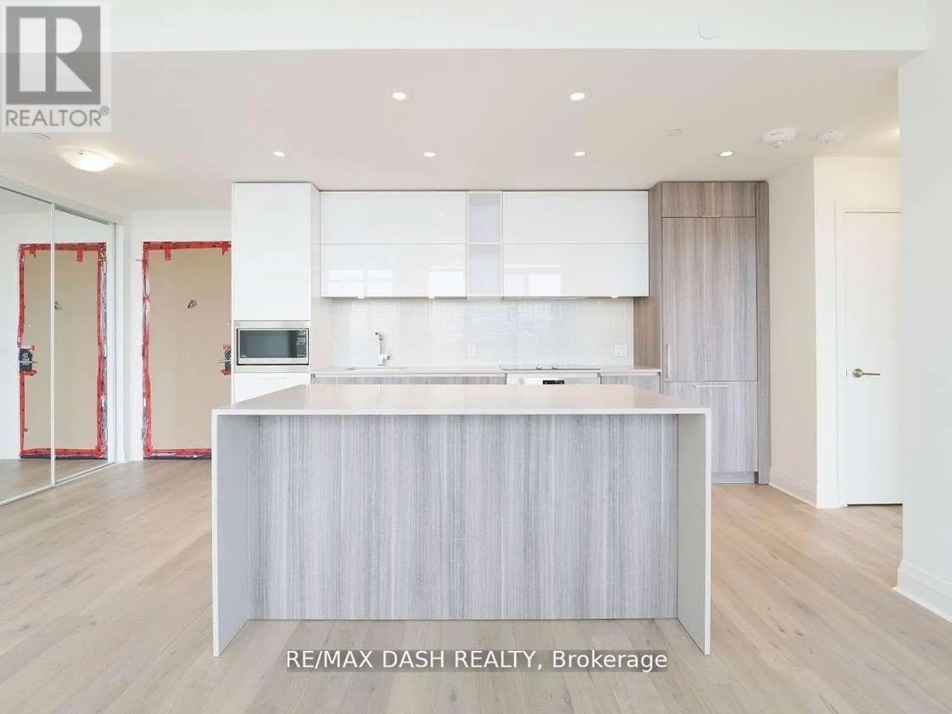 #602 151 AVENUE ROAD - Image 10