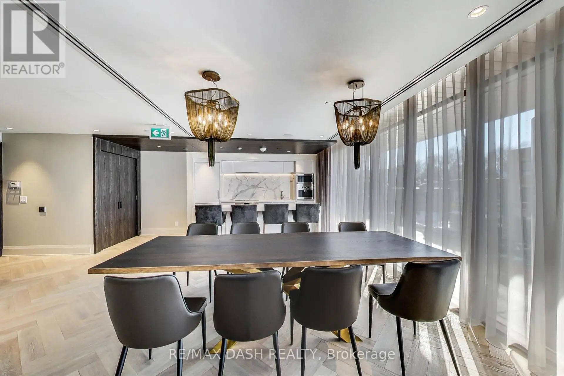 #602 151 AVENUE ROAD - Image 6