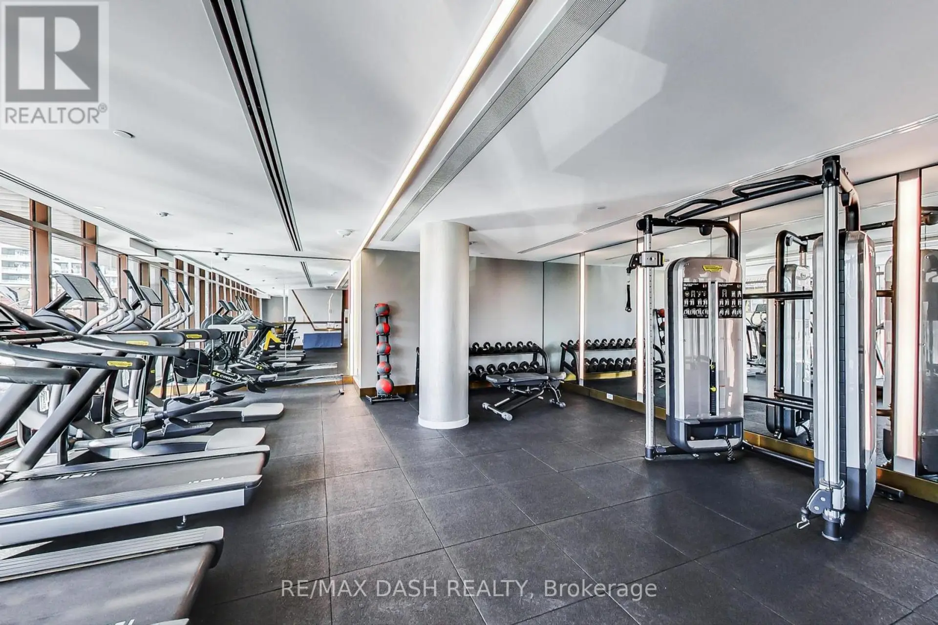 #602 151 AVENUE ROAD - Image 5