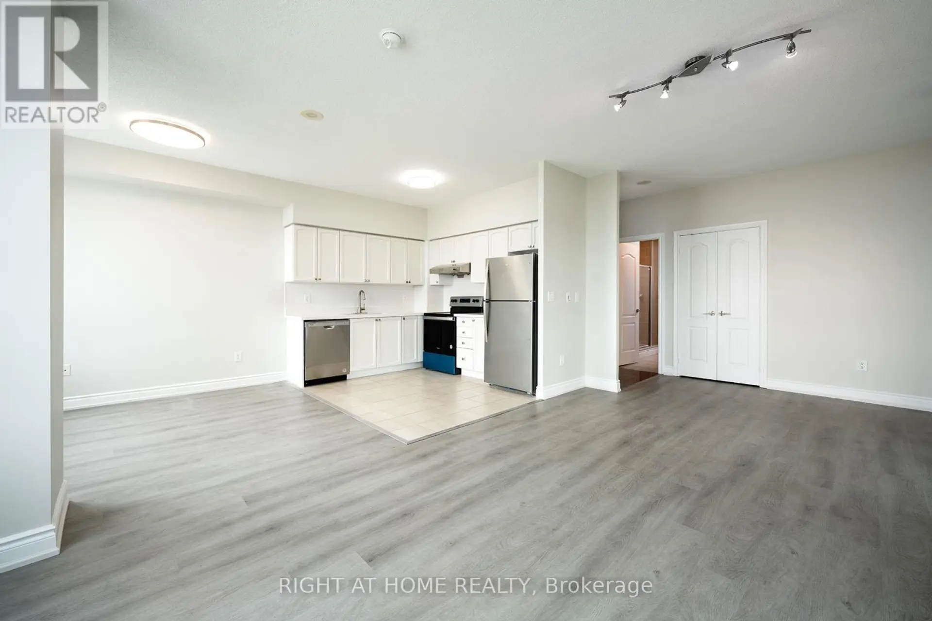 #3706 50 BRIAN HARRISON WAY - Image 3