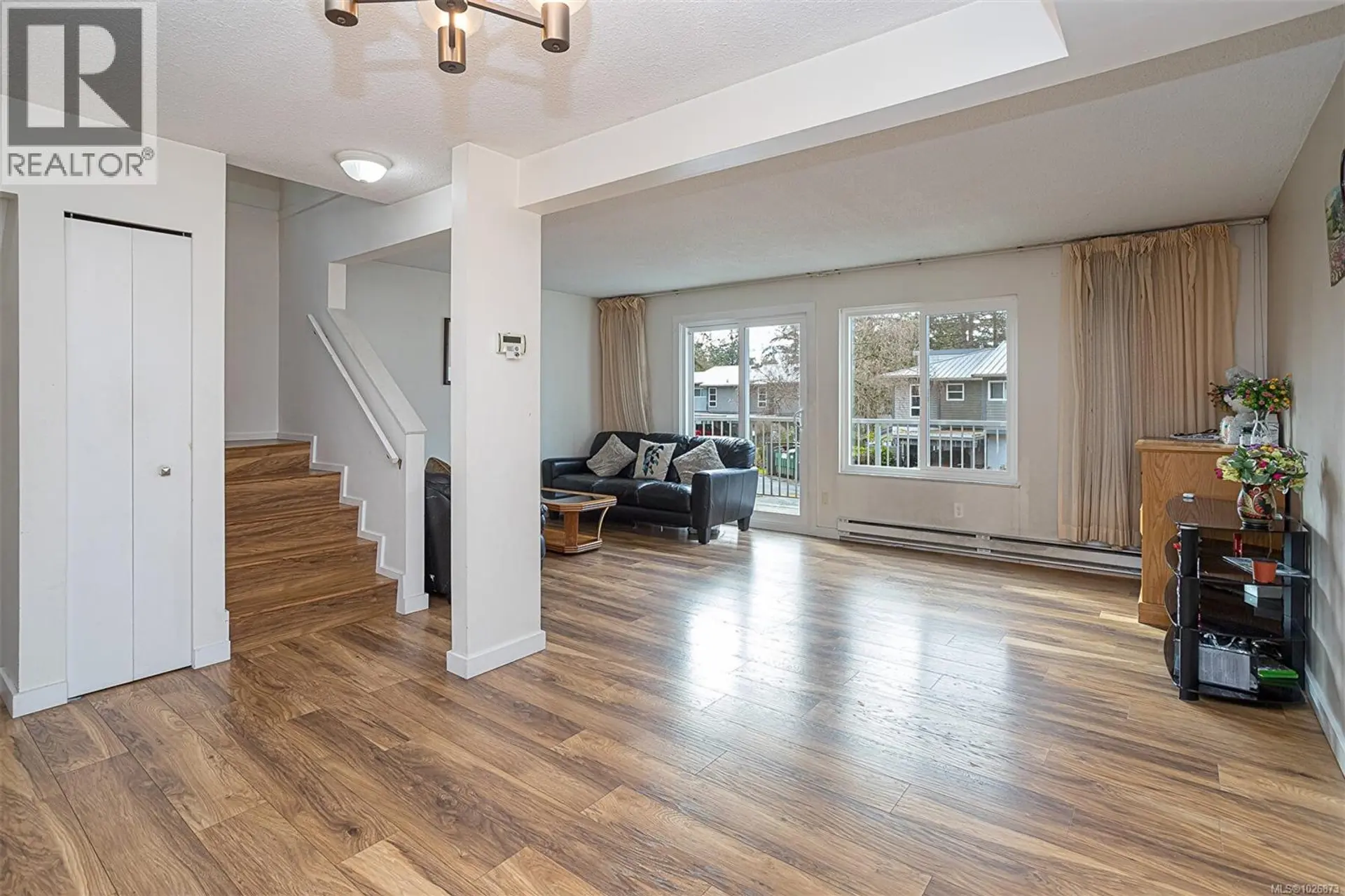 Property at 590 Carnation Pl, Saanich, BC