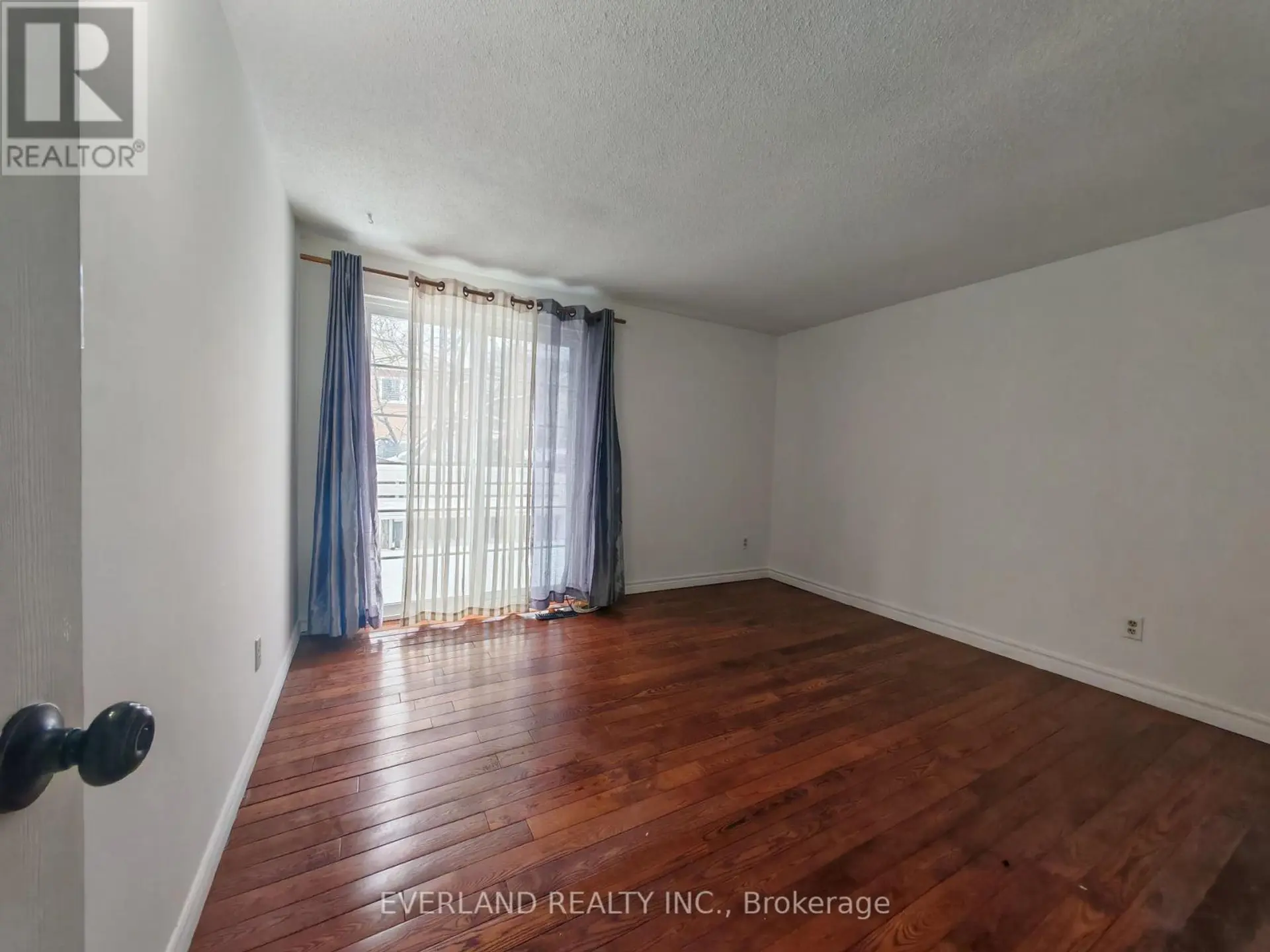 18 CAMBERLEY COURT - Image 11