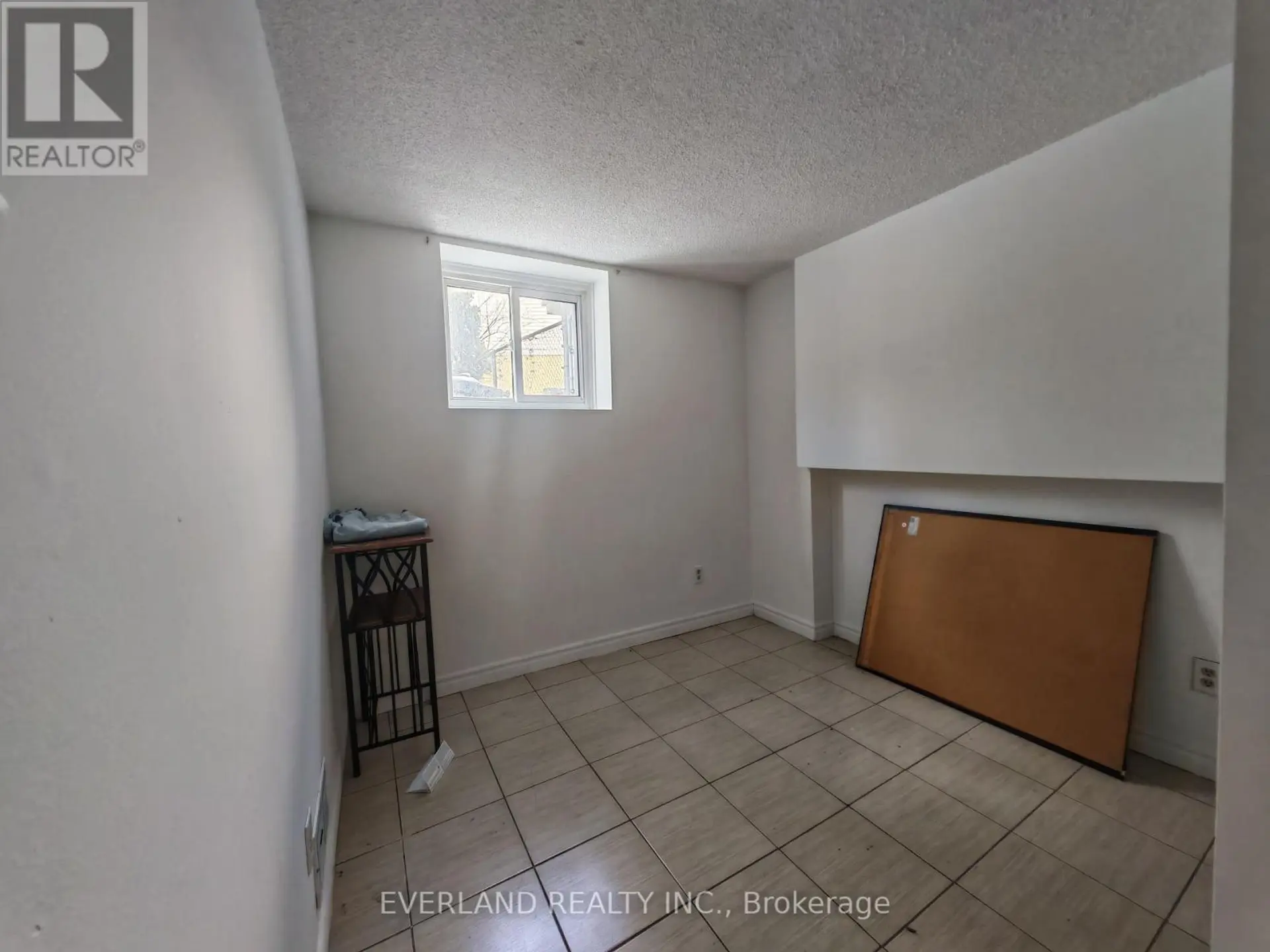 18 CAMBERLEY COURT - Image 16