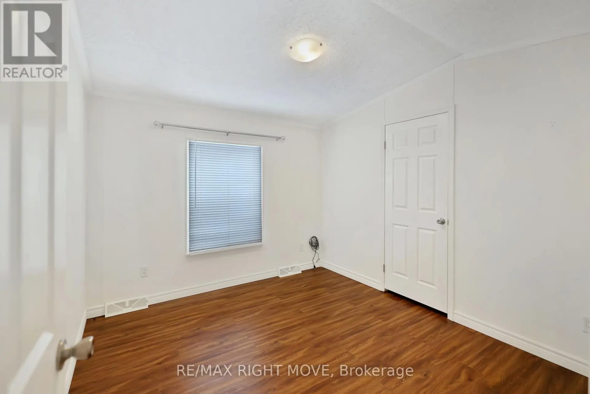 4041 ASH CRESCENT - Image 12