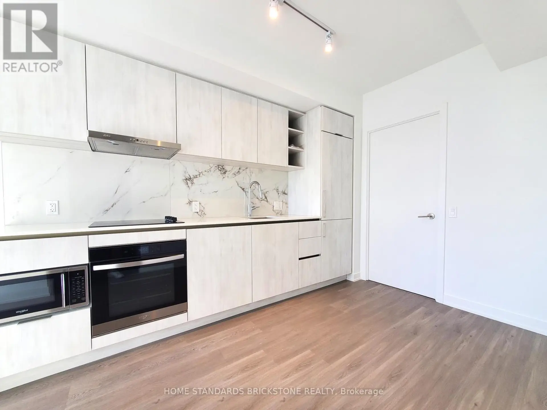 #3510 8 WELLESELEY STREET W - Image 4
