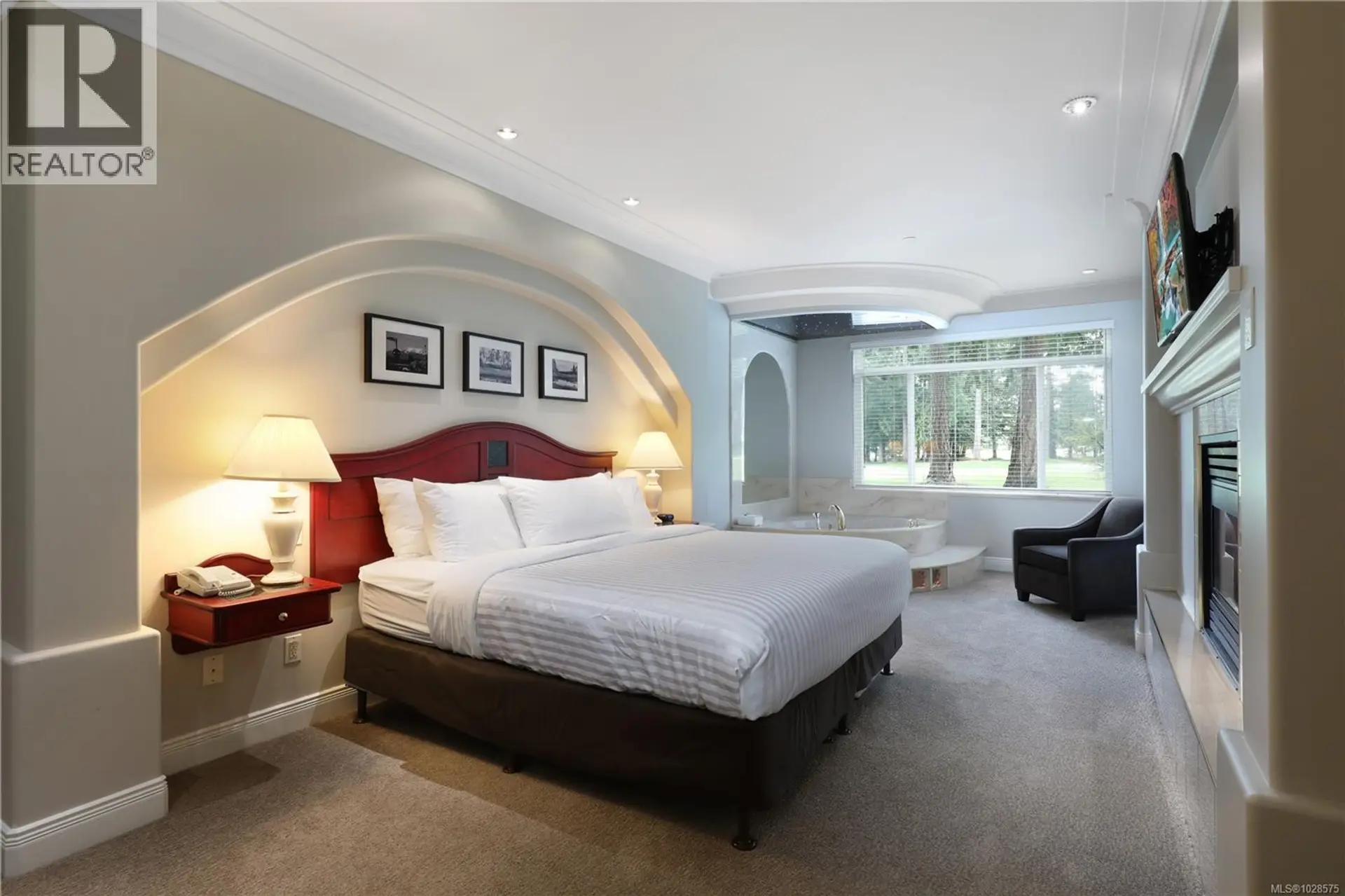 Property at #602/601B 366 CLUBHOUSE DR, Courtenay, BC