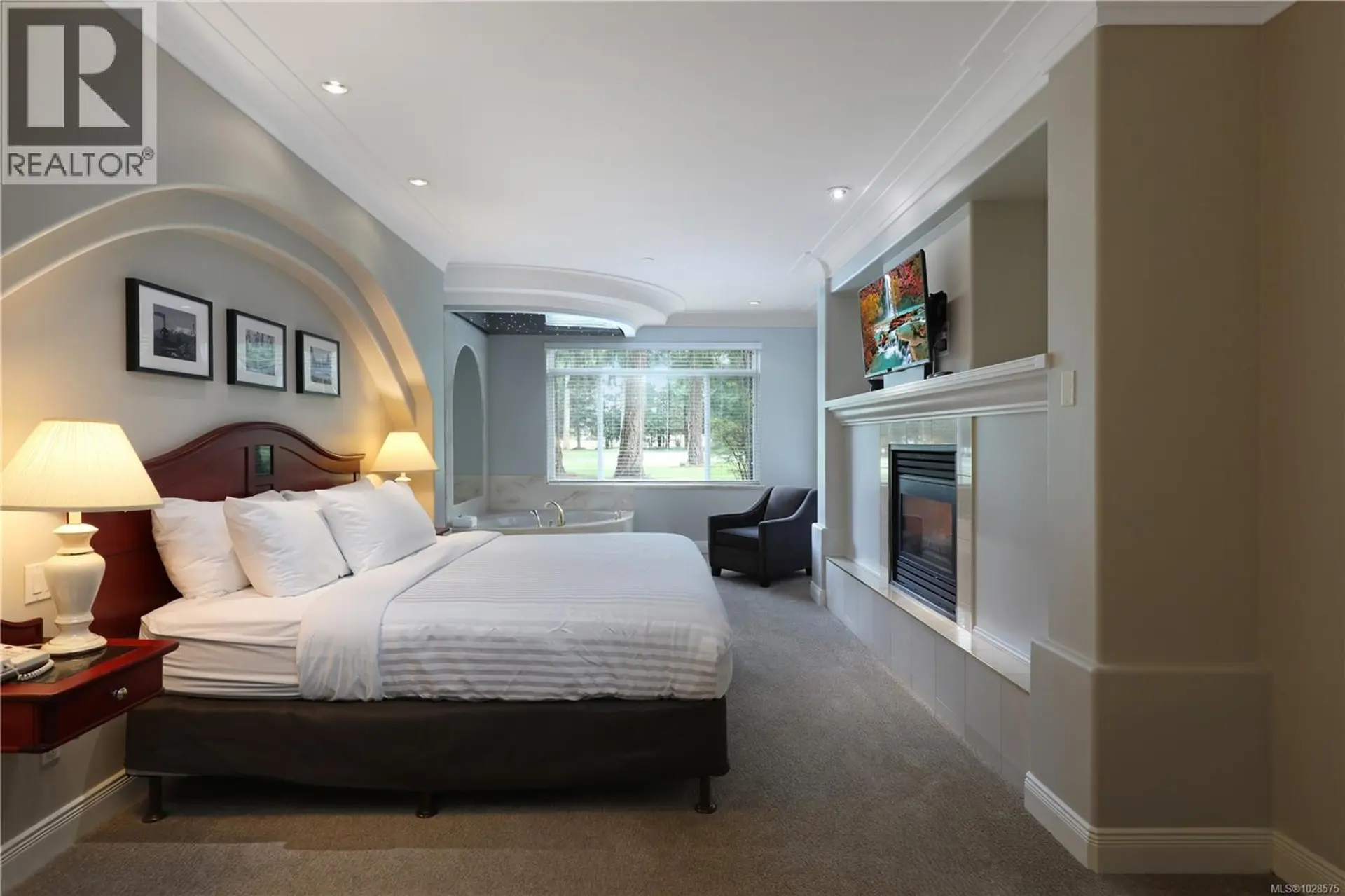 Property at #602/601B 366 CLUBHOUSE DR, Courtenay, BC