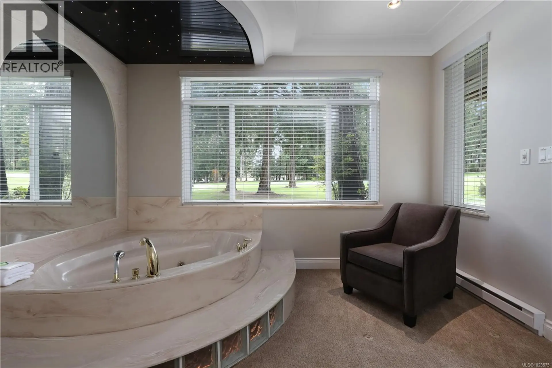 Property at #602/601B 366 CLUBHOUSE DR, Courtenay, BC