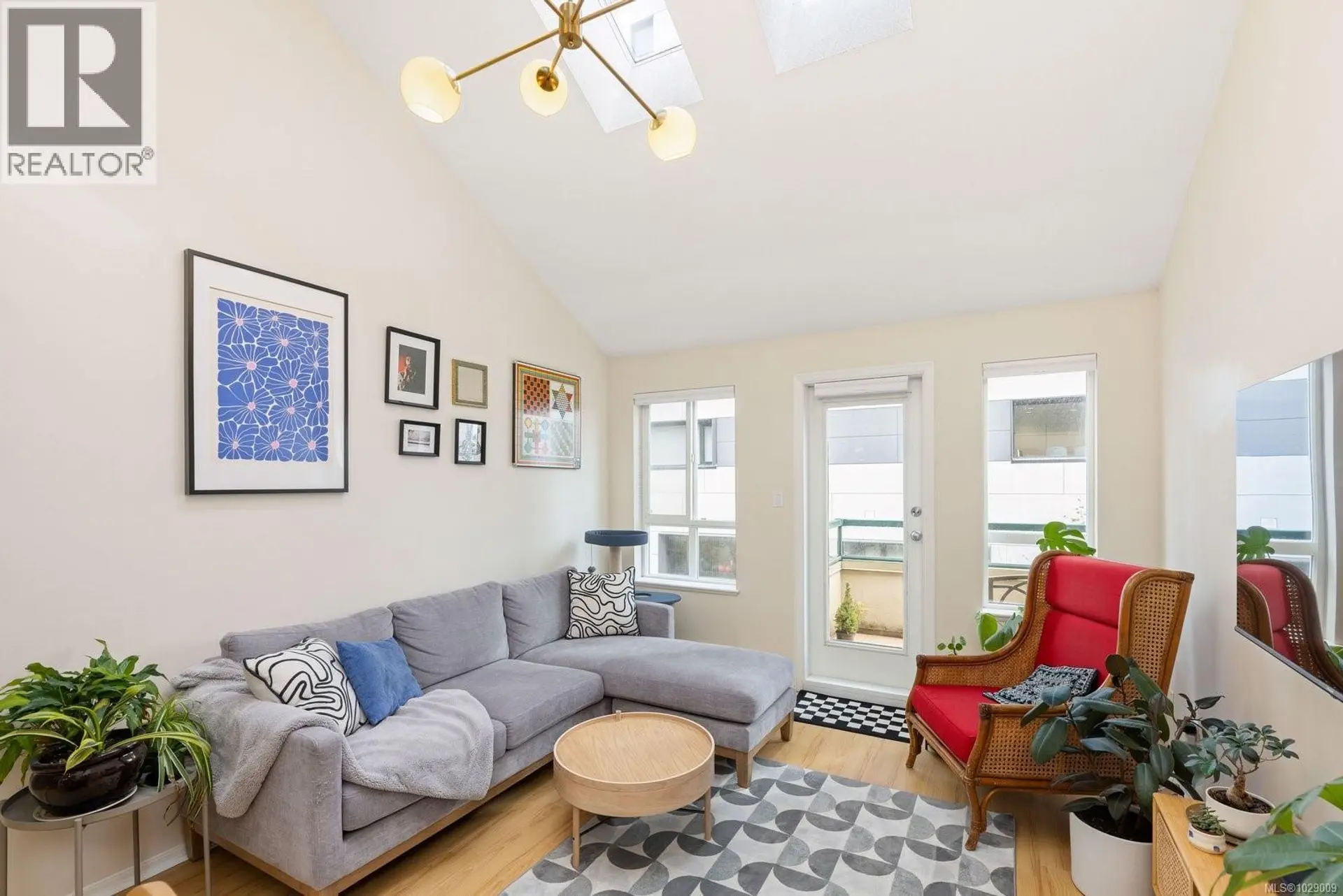 Property at #402 1015 JOHNSON ST, Victoria, BC