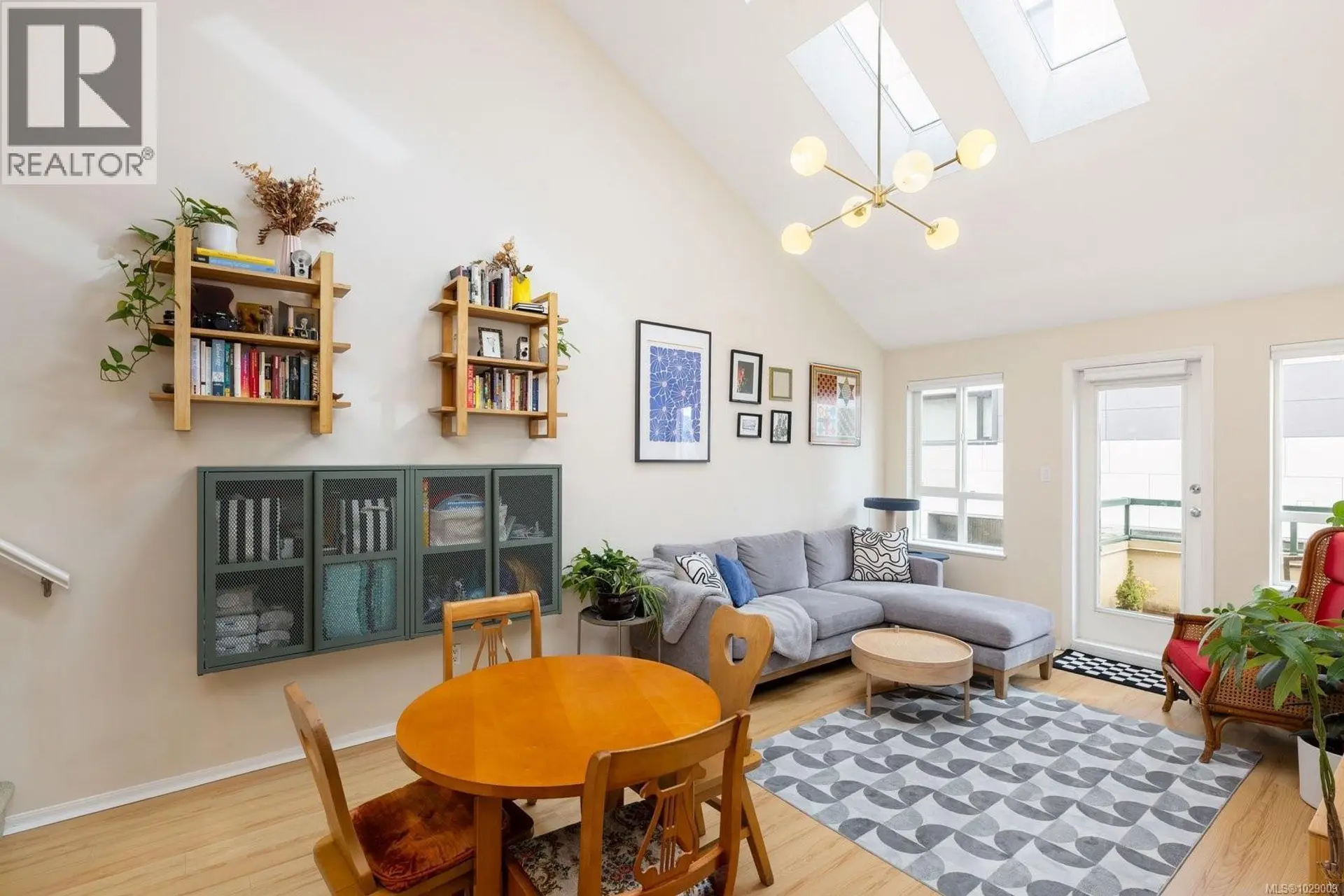 Property at #402 1015 JOHNSON ST, Victoria, BC