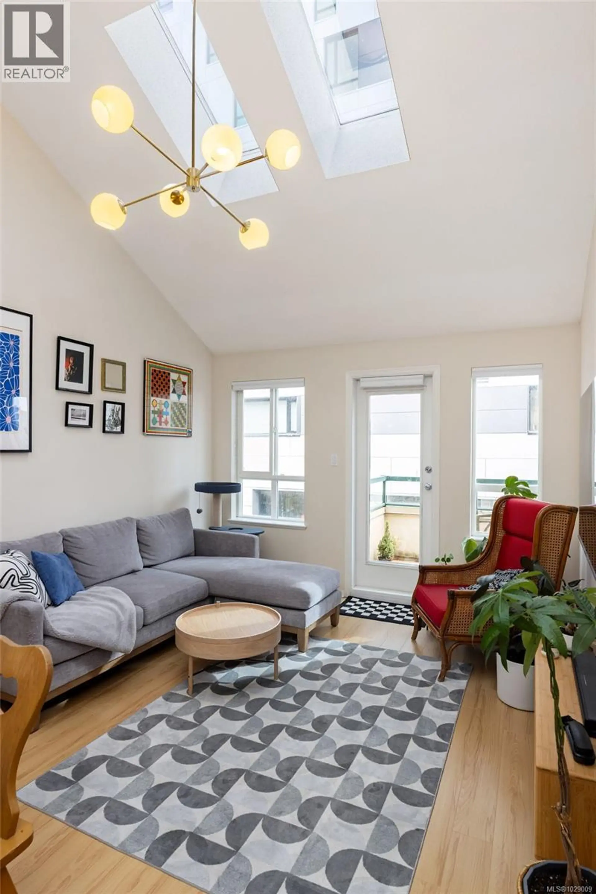 Property at #402 1015 JOHNSON ST, Victoria, BC