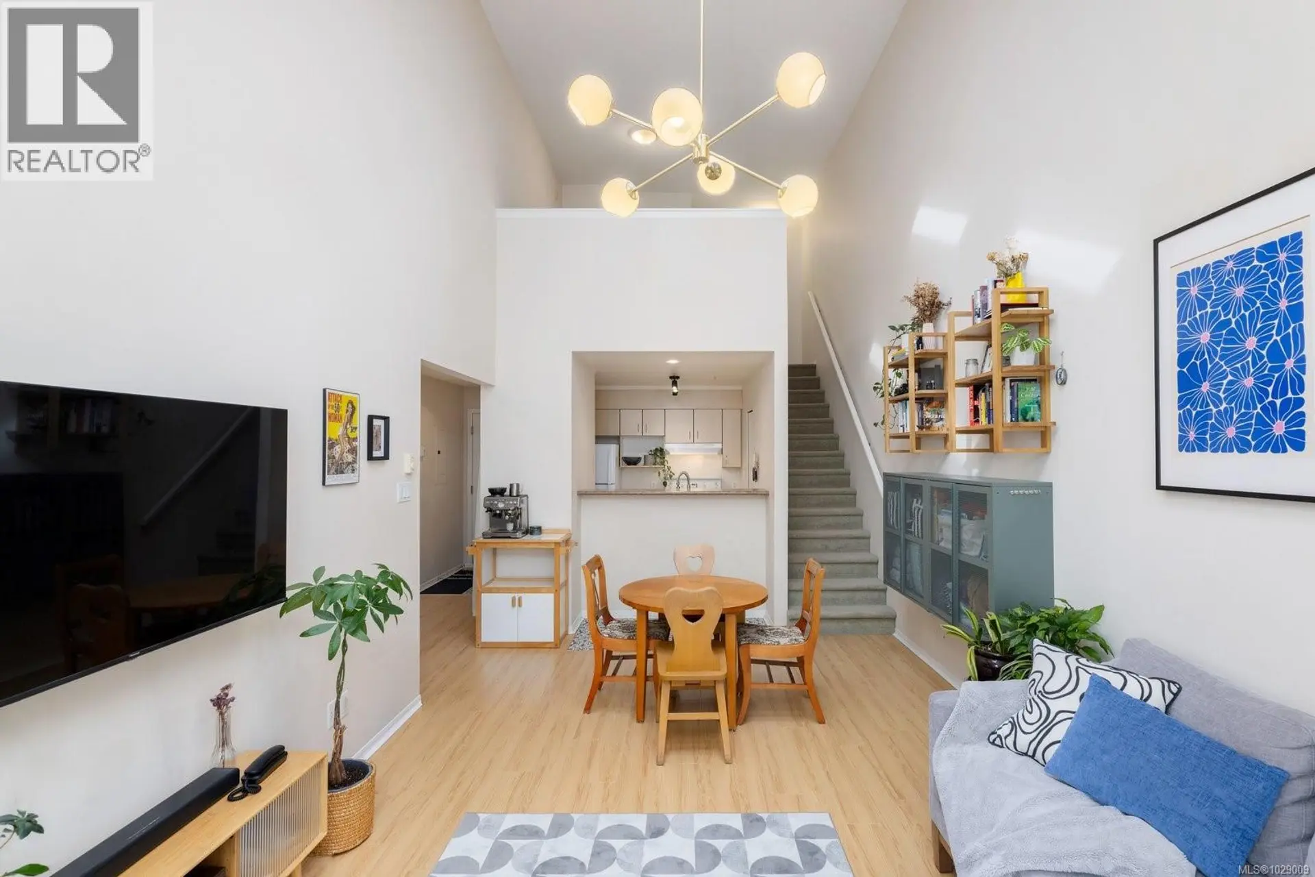 Property at #402 1015 JOHNSON ST, Victoria, BC