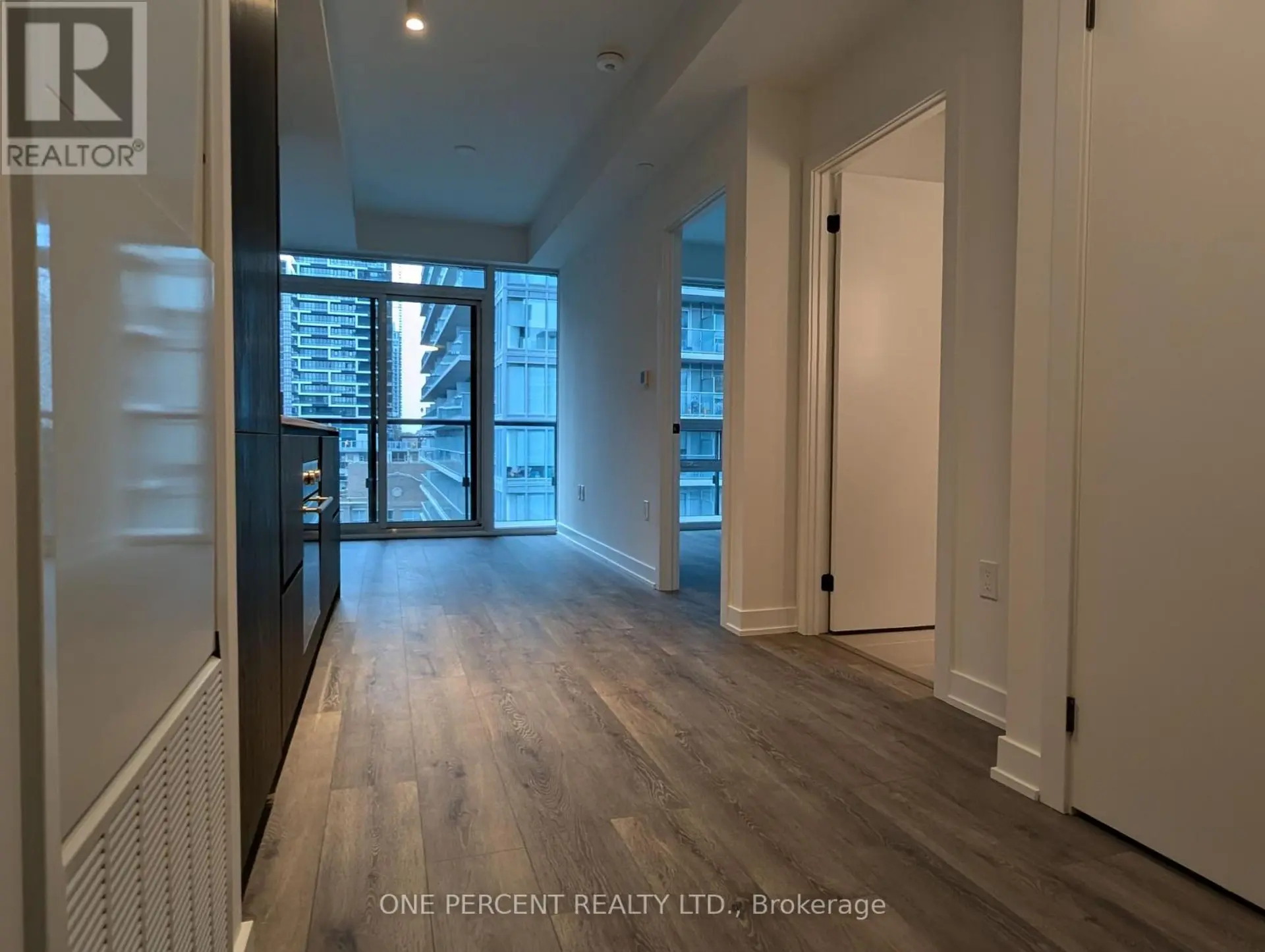#1104 127 BROADWAY AVENUE - Image 4