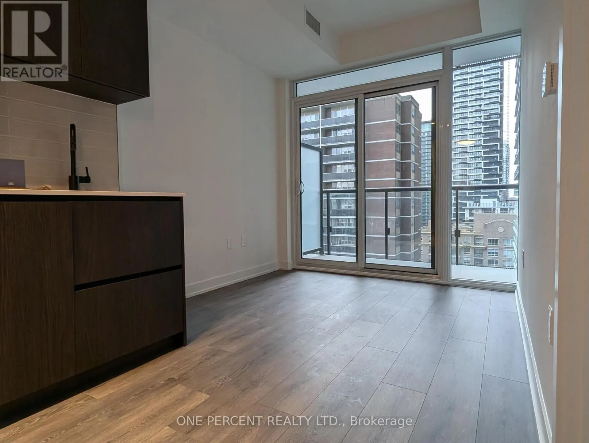 #1104 127 BROADWAY AVENUE - Image 7
