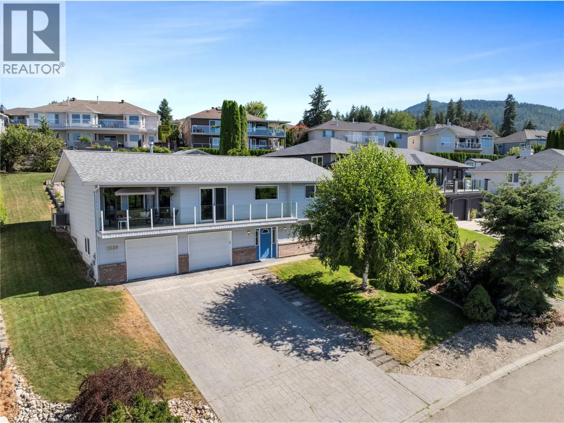 Property at 2250 3 Avenue SE, Salmon Arm, BC