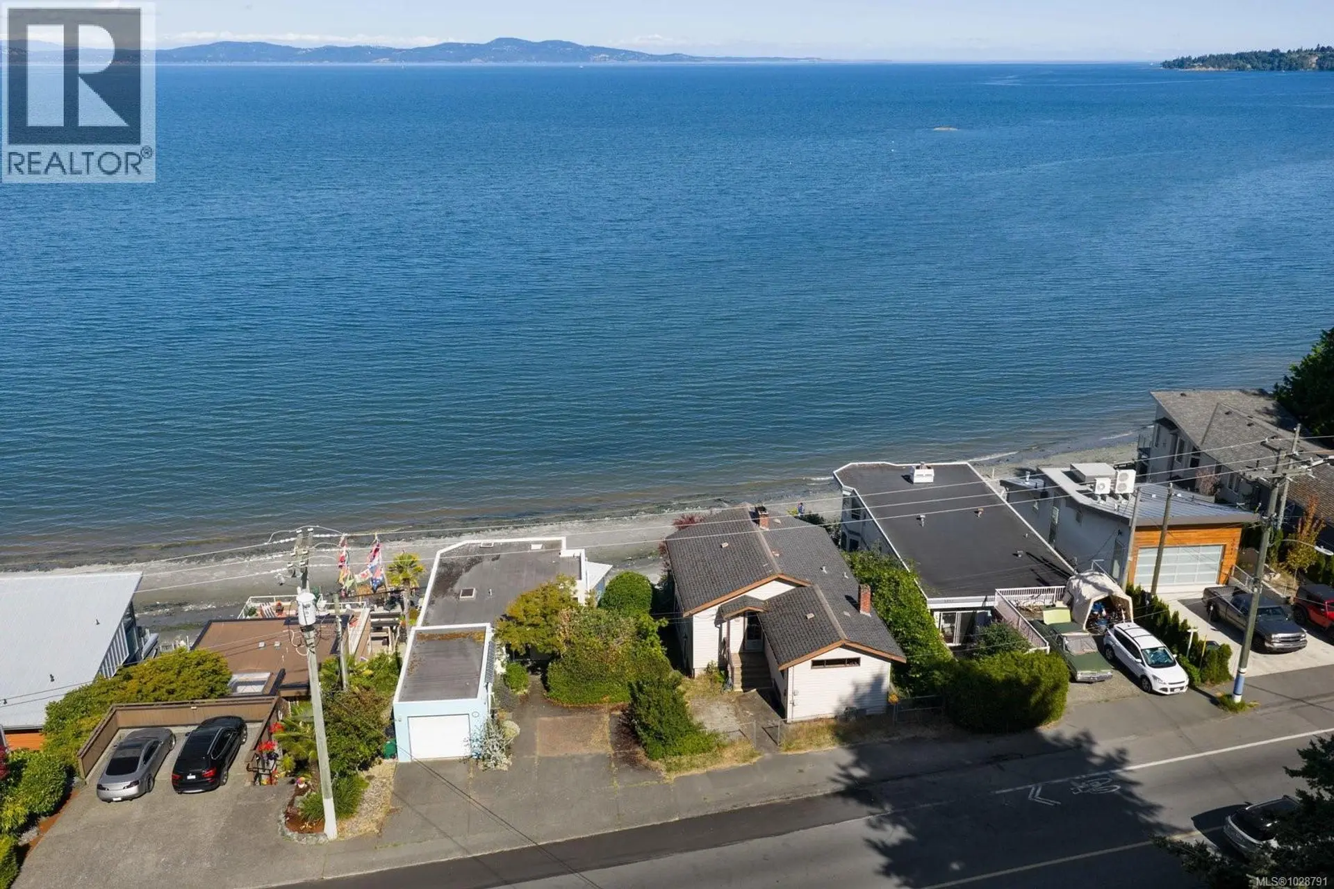 Property at 5015 CORDOVA BAY RD, Saanich, BC