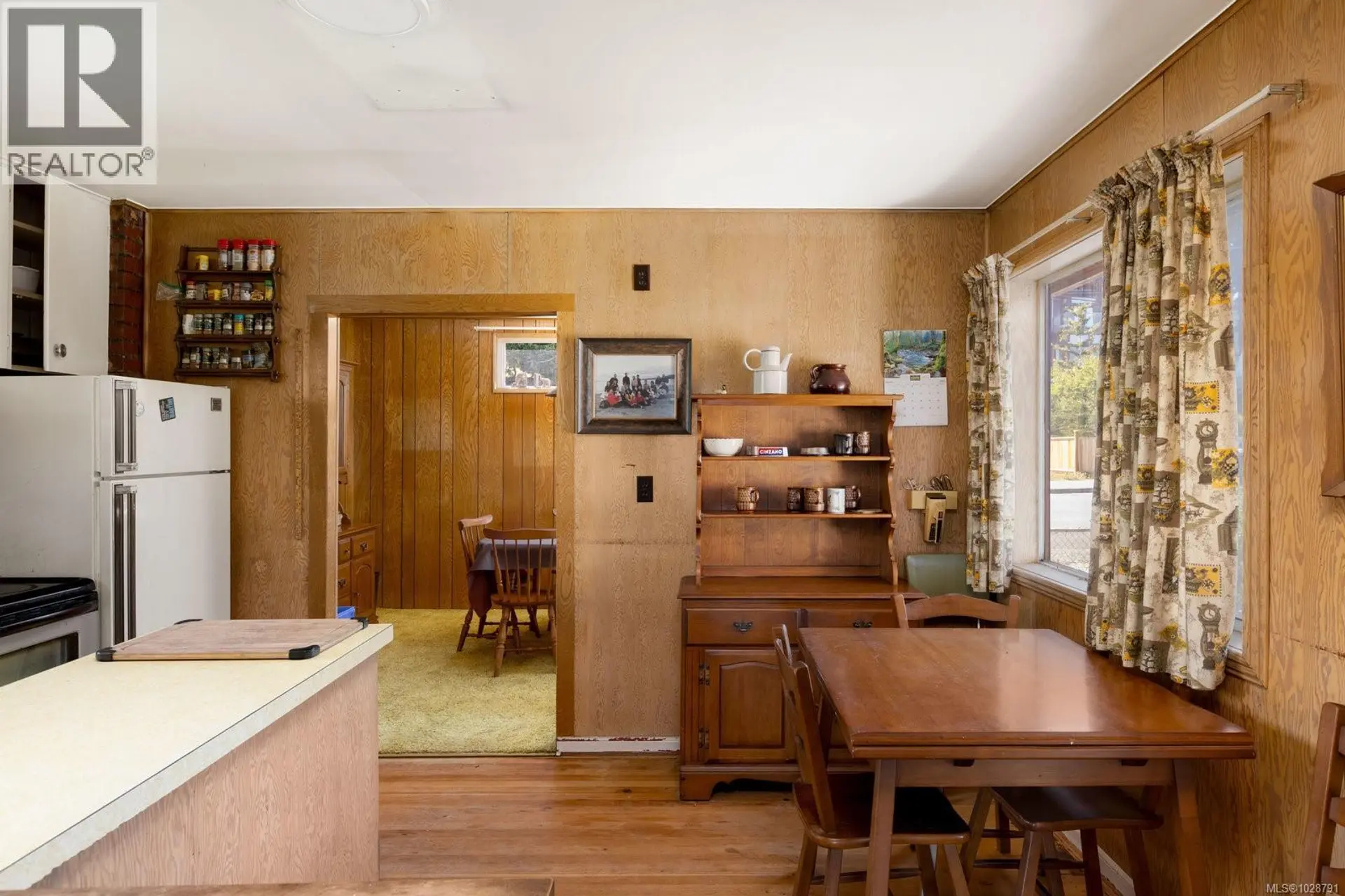 Property at 5015 CORDOVA BAY RD, Saanich, BC