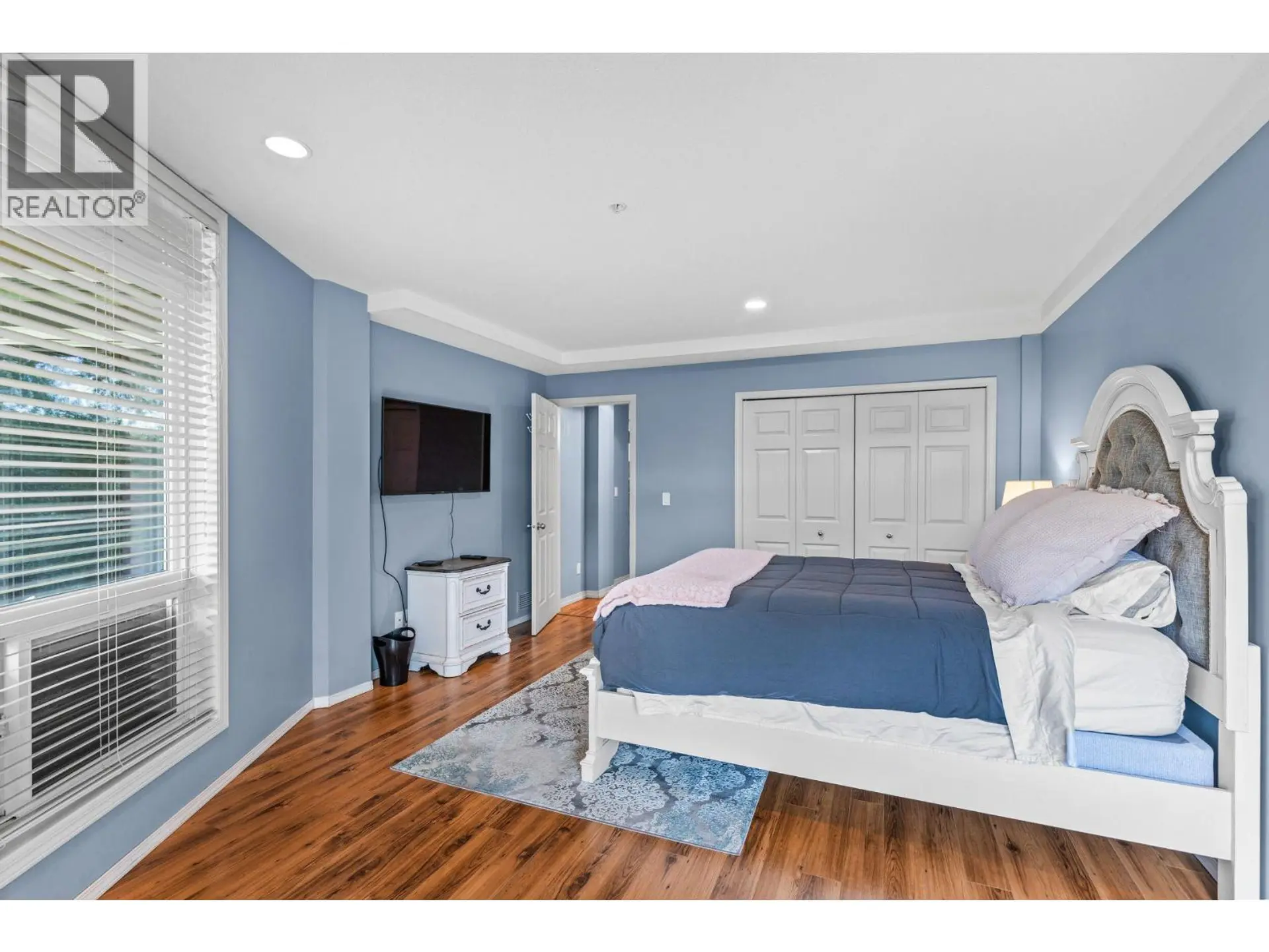 Property at #208 1088 SUNSET DRIVE, Kelowna, BC