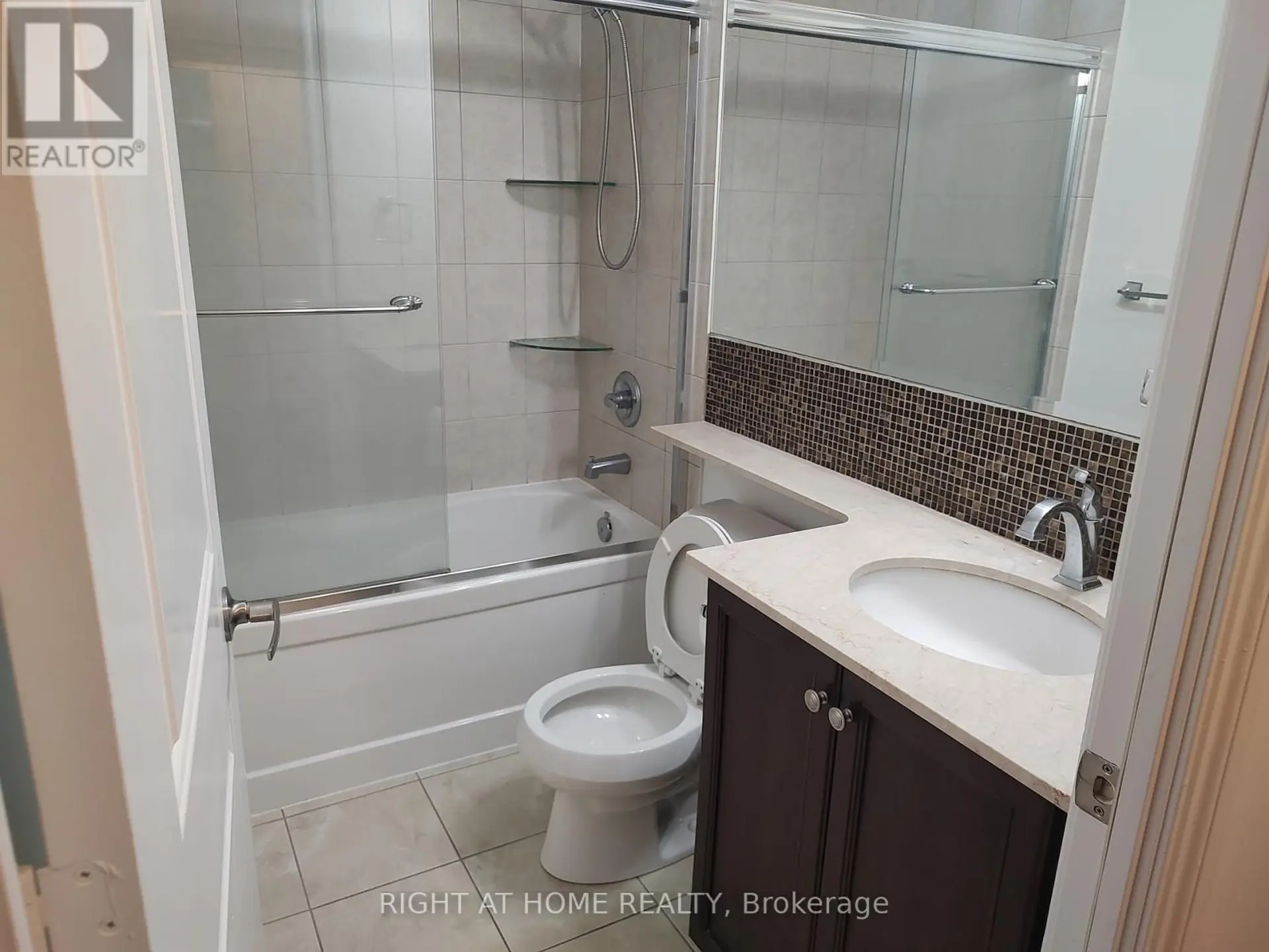 #701 9245 JANE STREET - Image 2