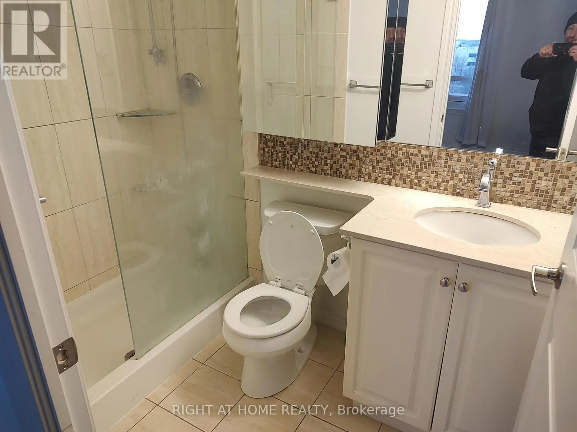 #701 9245 JANE STREET - Image 4