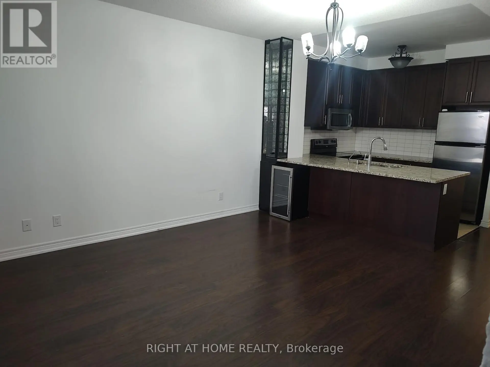 #701 9245 JANE STREET - Image 5