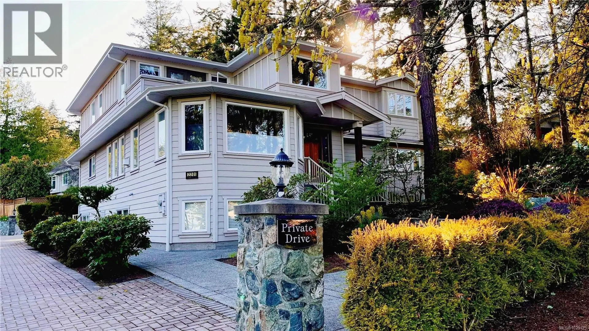 Property at 2201 ARBUTUS COVE Lane, Saanich, BC