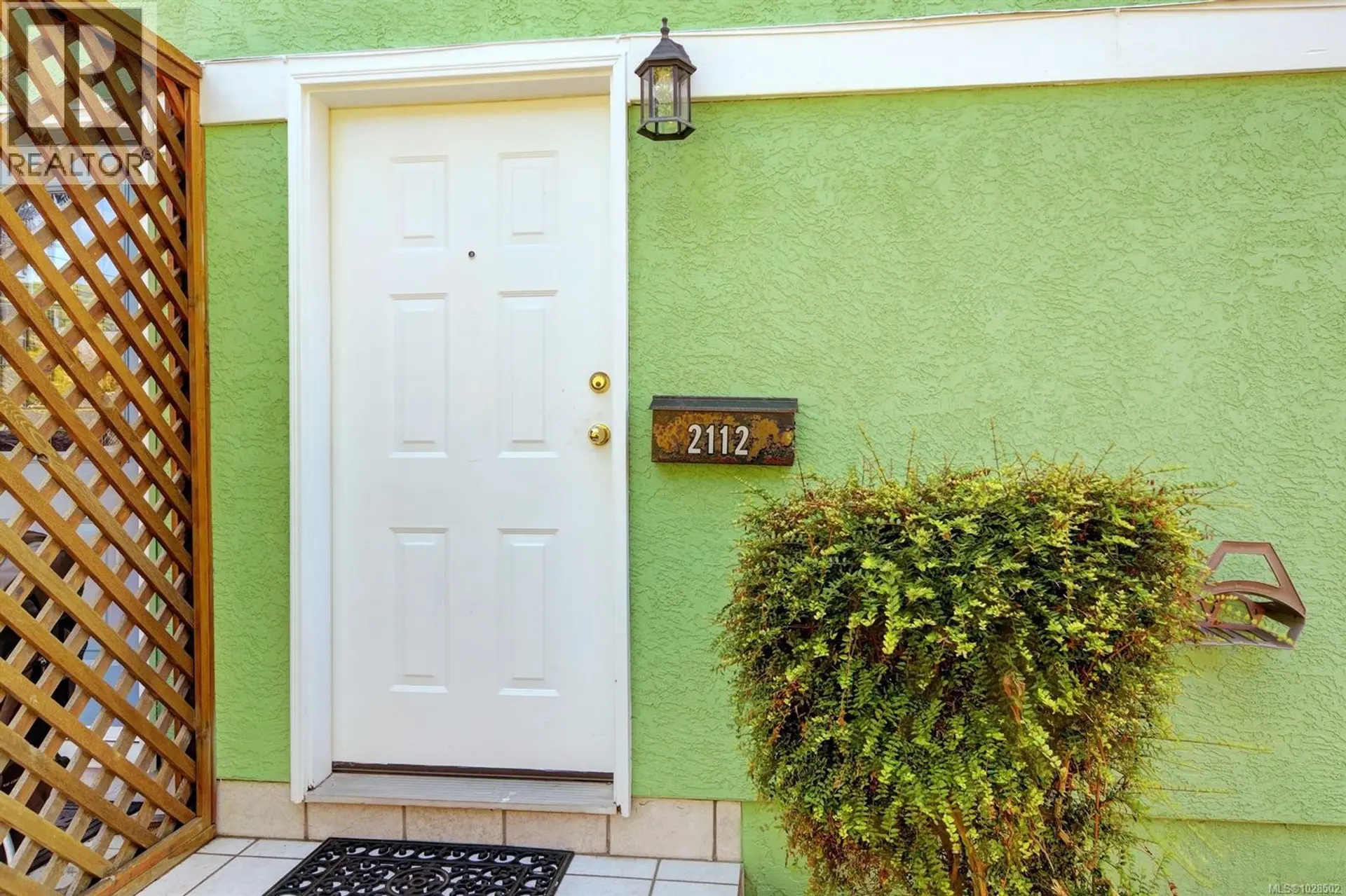 Property at 2112 SAYWARD ST, Victoria, BC